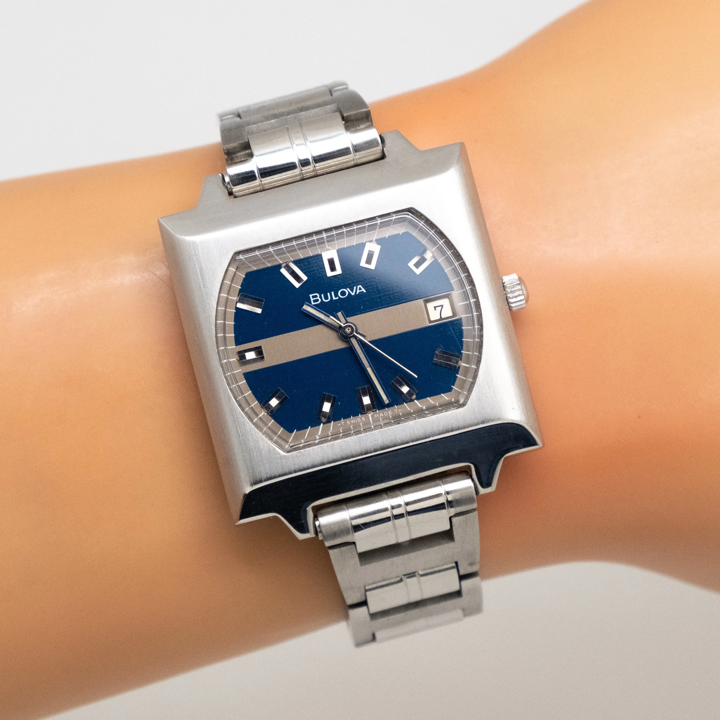 1973 Vintage Bulova Reference T-3263 Date Stainless Steel Watch (# 14597)