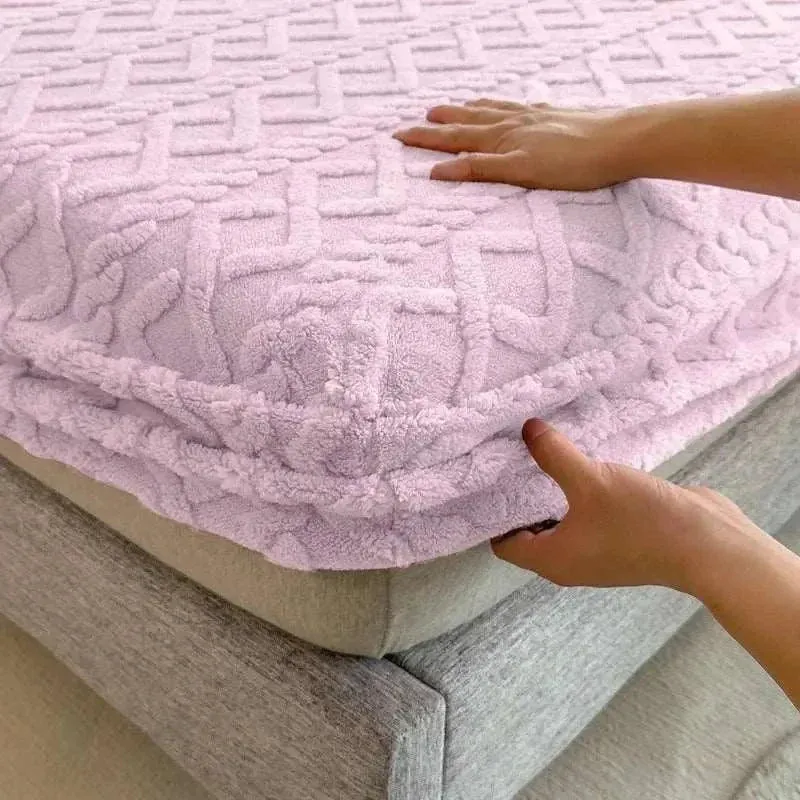 3D Embossed Velvet Mattress Cover for winter