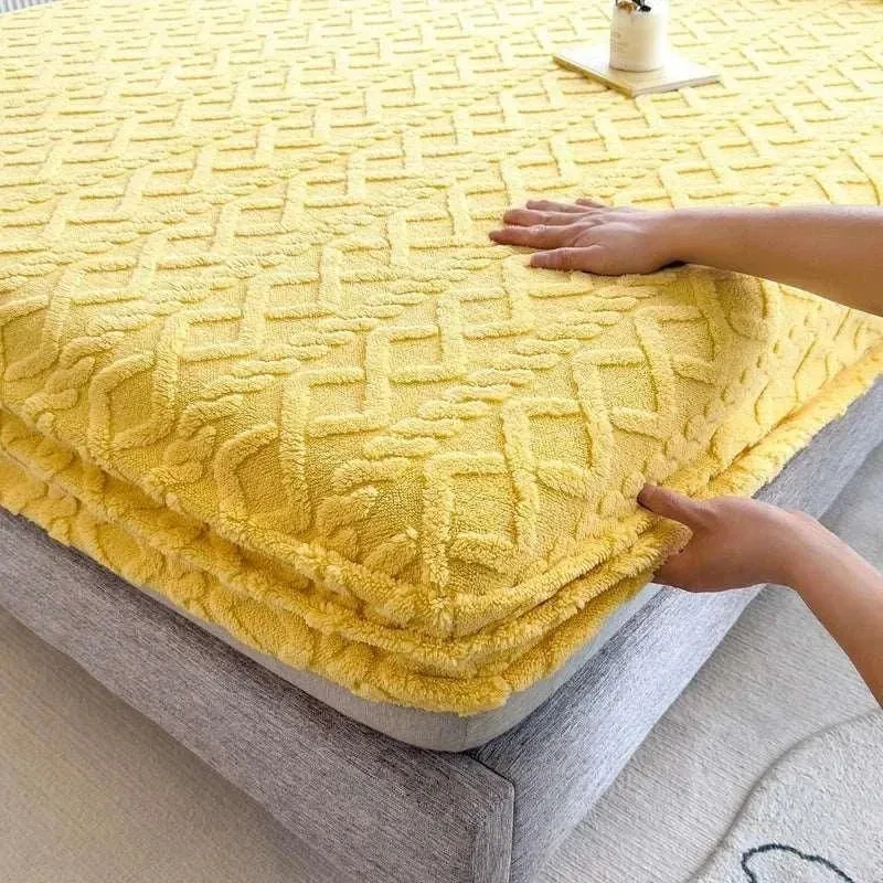 3D Embossed Velvet Mattress Cover for winter