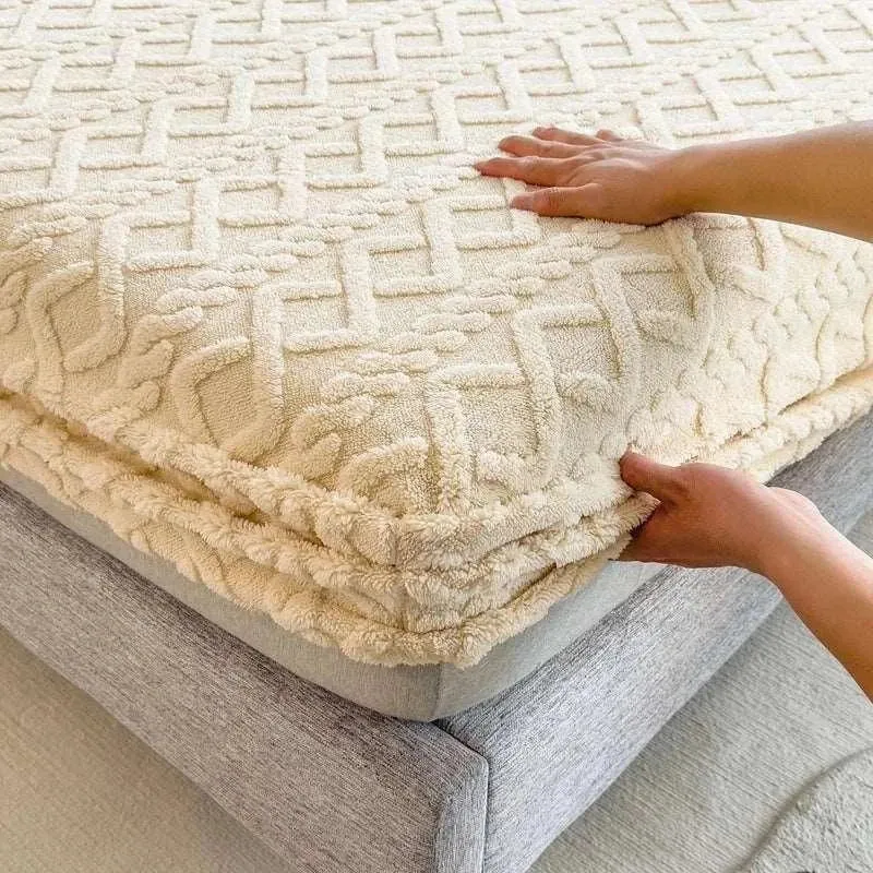 3D Embossed Velvet Mattress Cover for winter