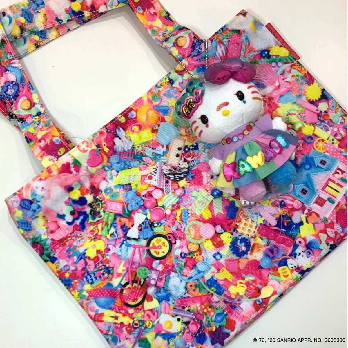 6% Dokidoki Kawaii Monster Cafe & Hello Kitty mascot keychain