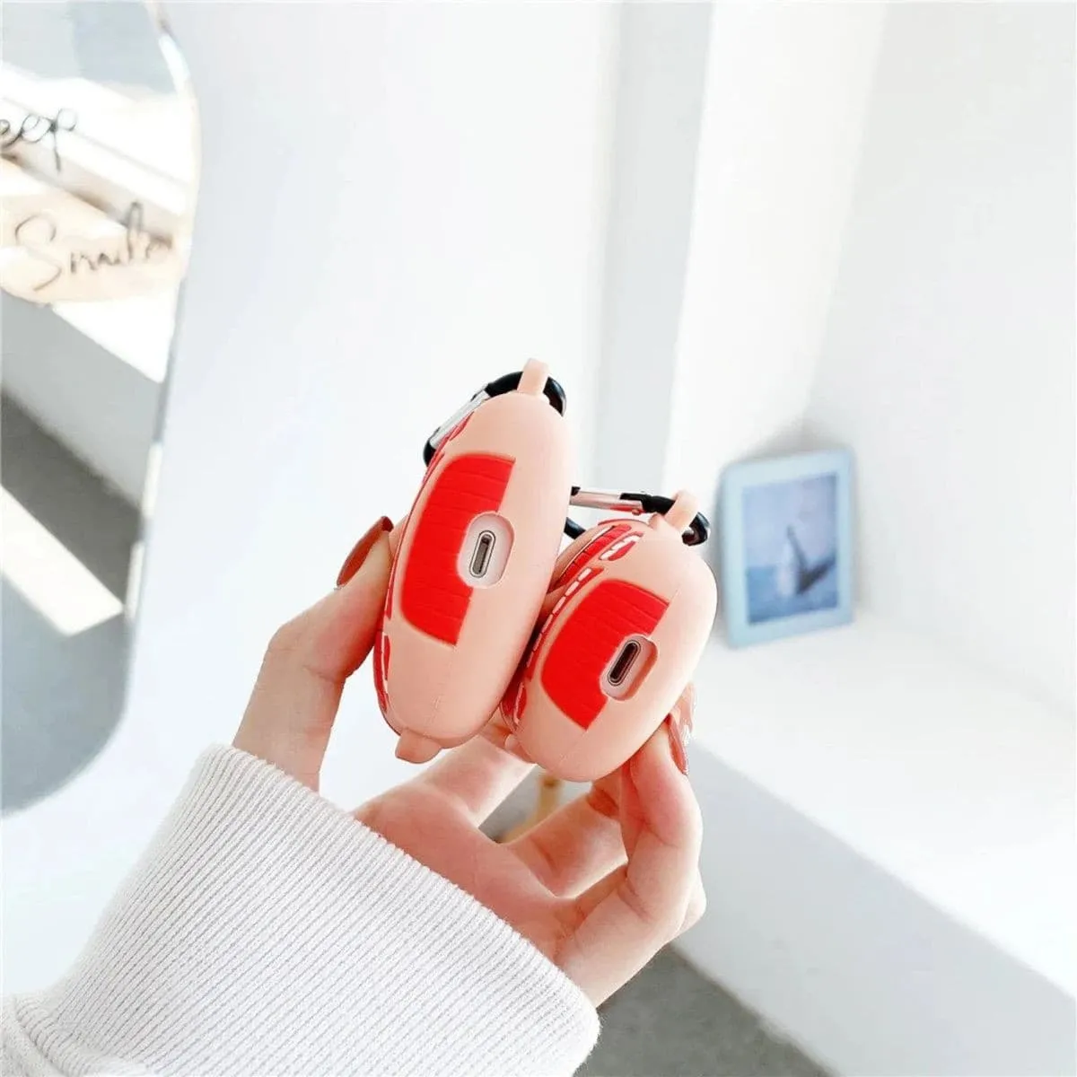 AOT AirPods Case with Latch