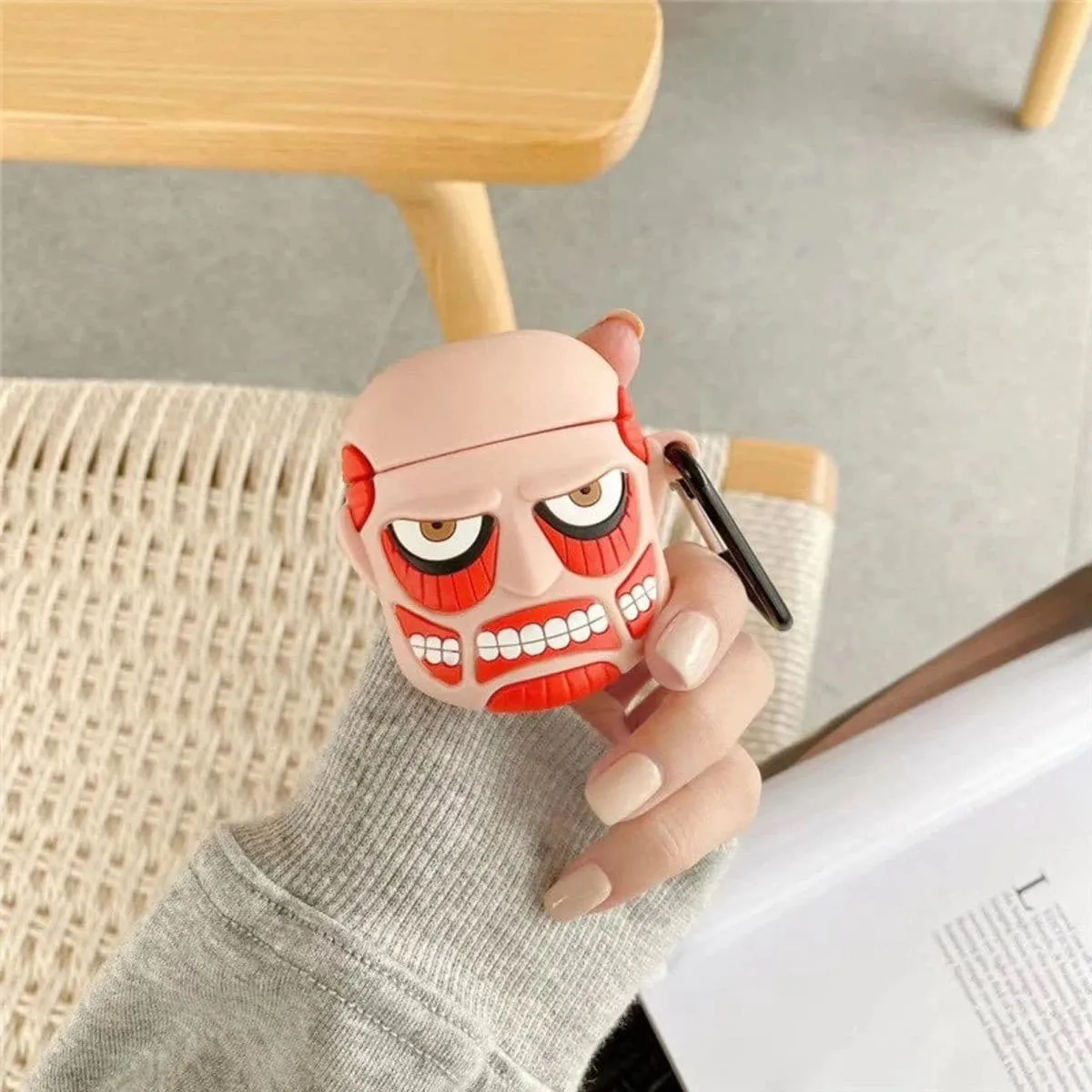 AOT AirPods Case with Latch