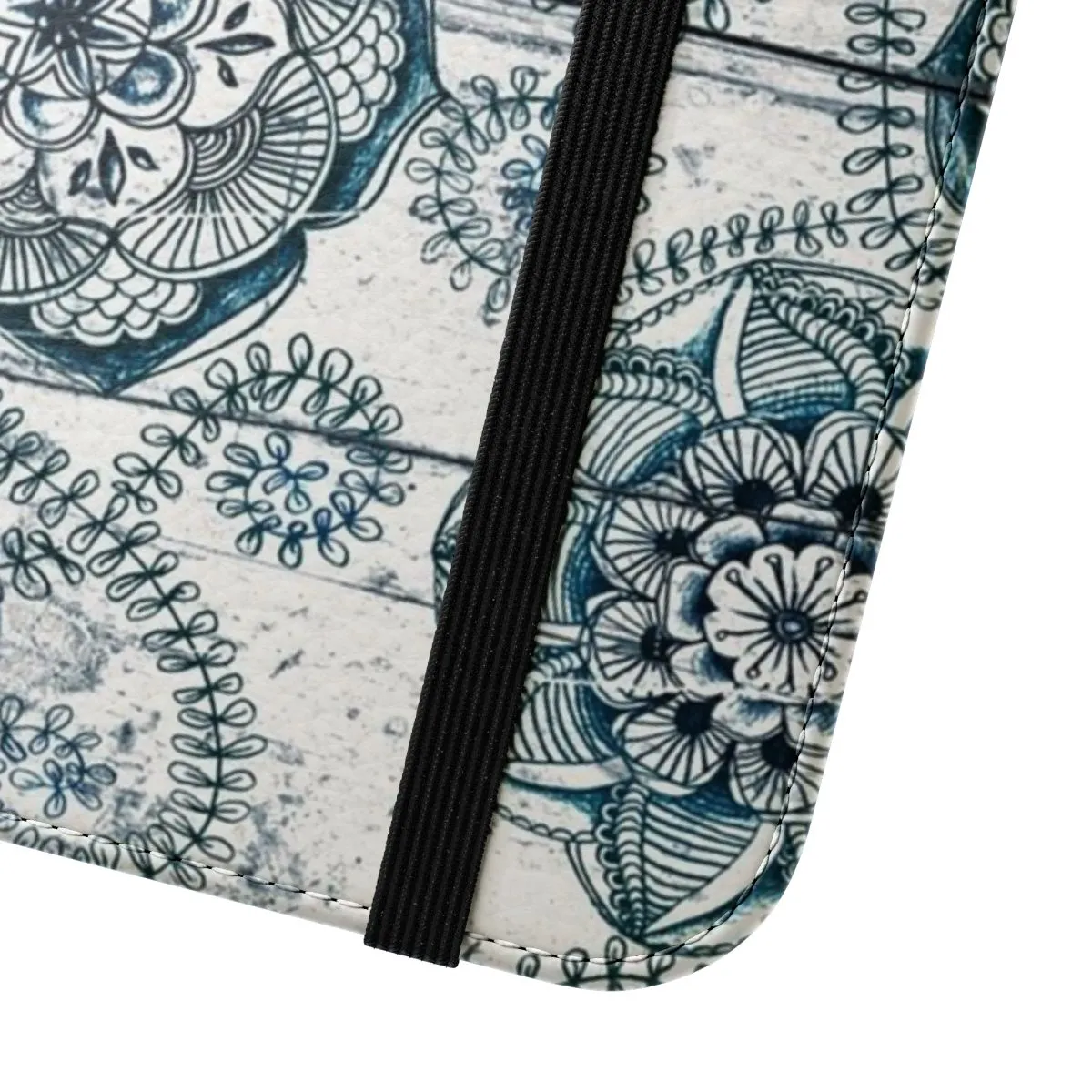 Artsy Shabby Chic Wooden Phone Case with Boho Doodle Pattern