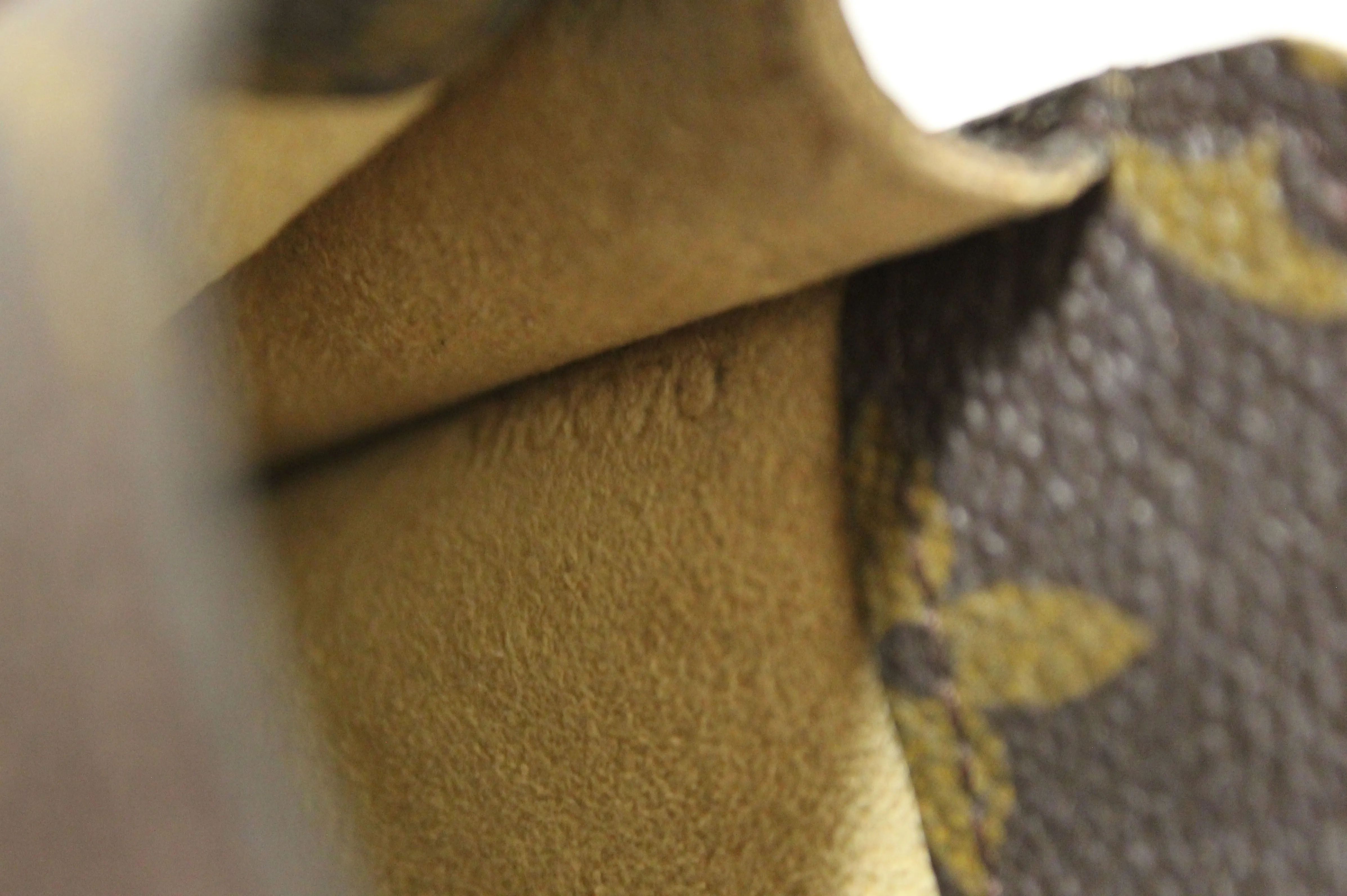 Authentic Louis Vuitton Classic Monogram Canvas Glasses Case