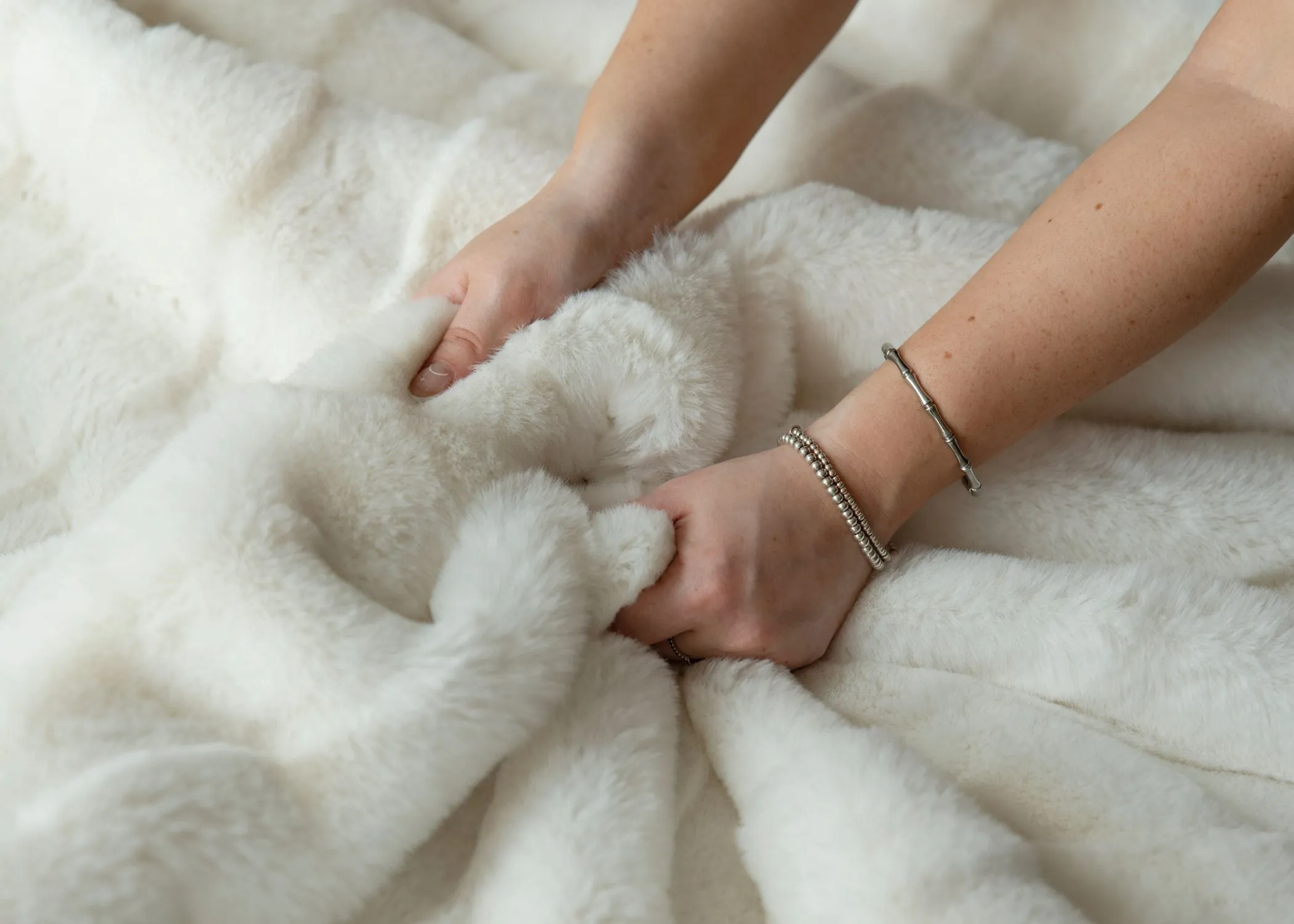 Belledorm "Alaska" Faux Fur Throws in Snow