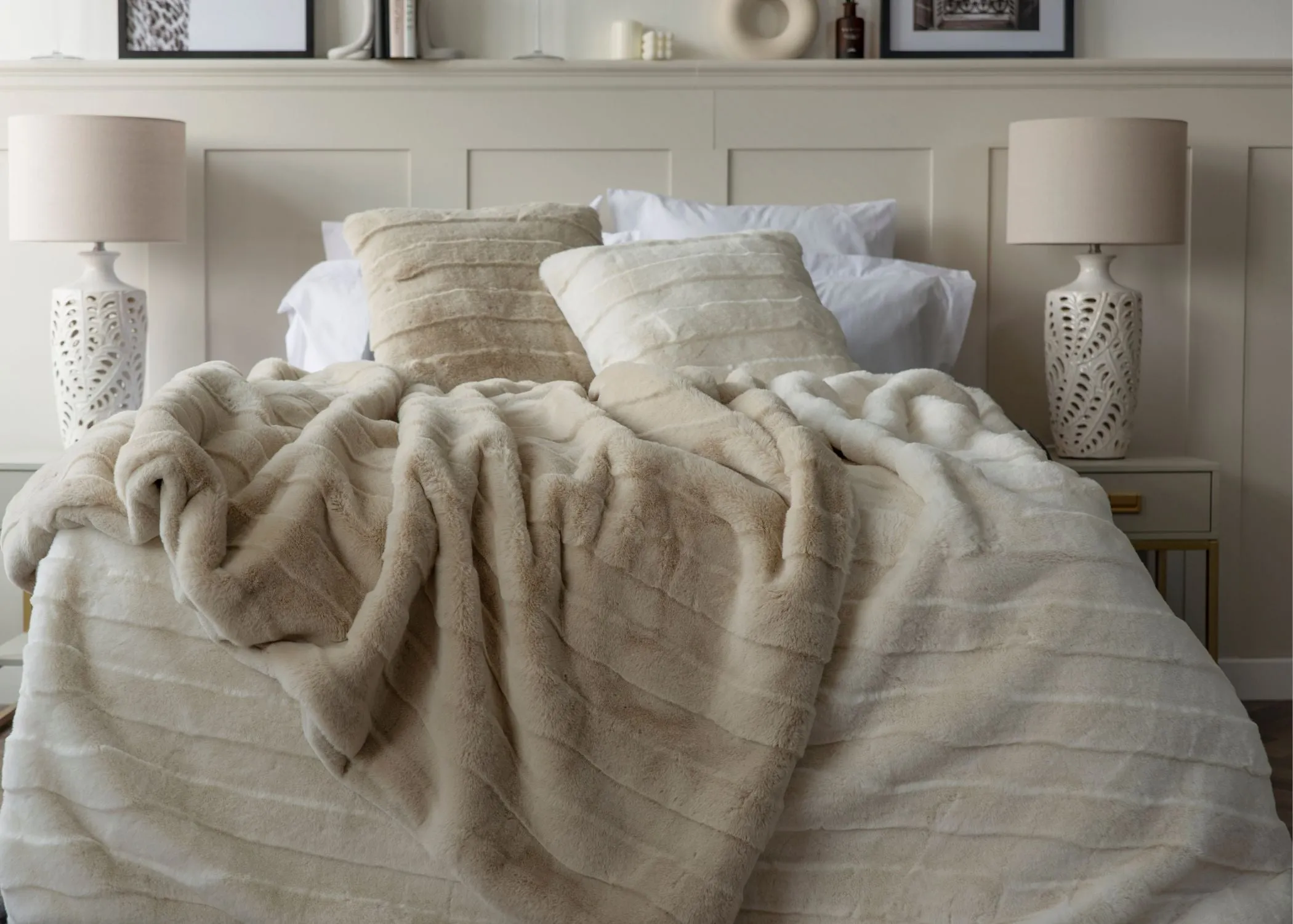 Belledorm "Alaska" Faux Fur Throws in Snow