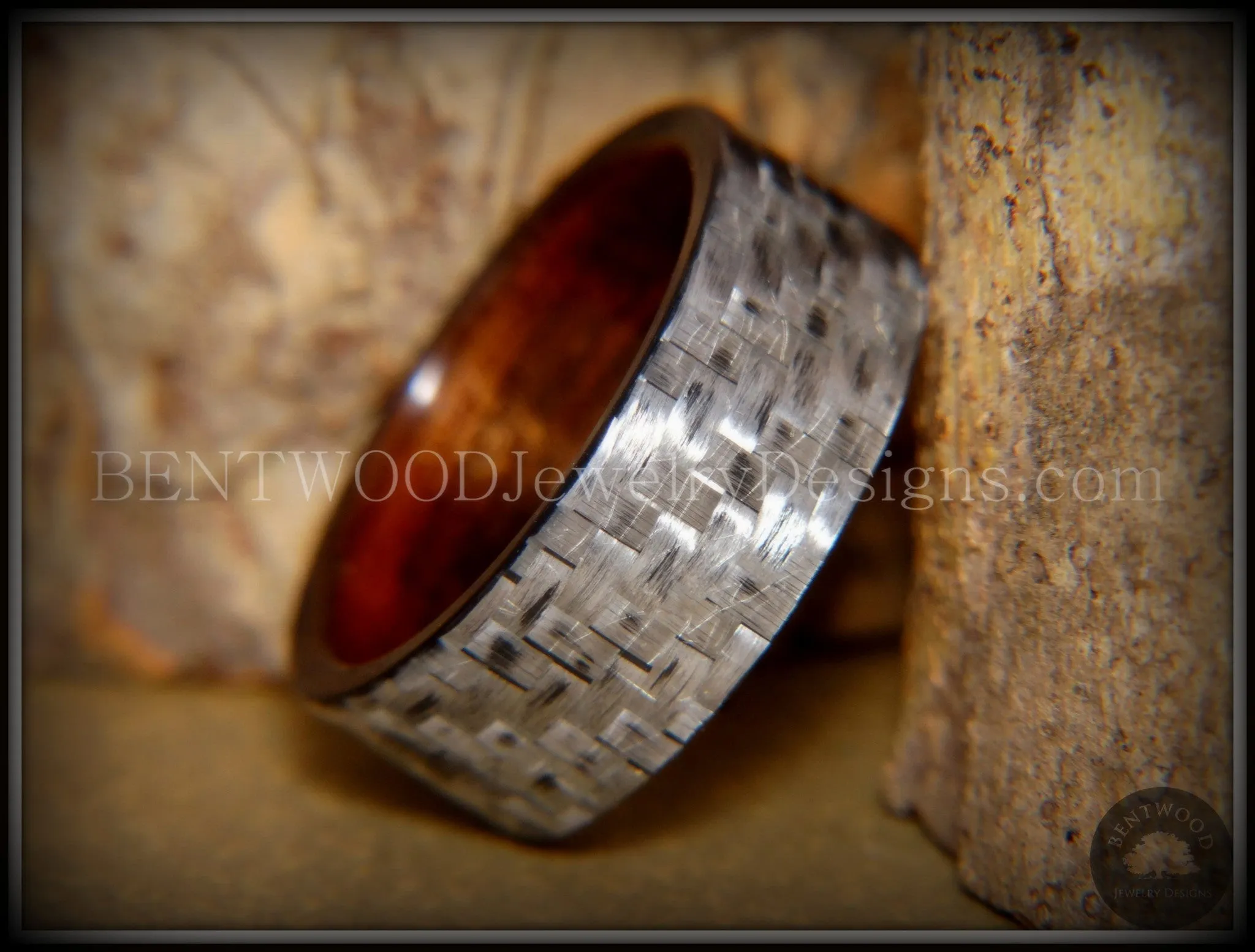 Bentwood Ring - "Silver Twill" Carbon Fiber on Rosewood Wood Comfort Fit Core