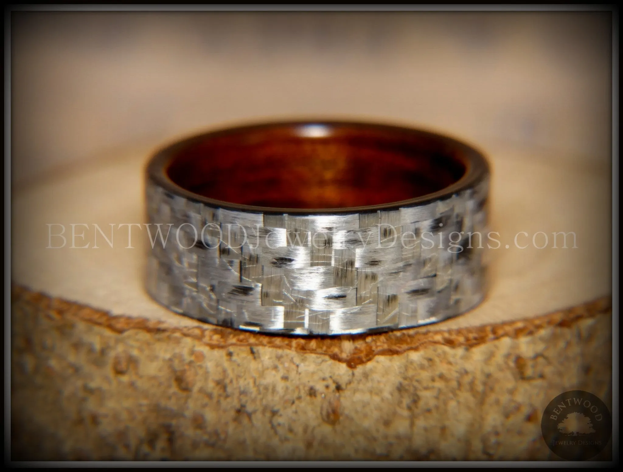 Bentwood Ring - "Silver Twill" Carbon Fiber on Rosewood Wood Comfort Fit Core