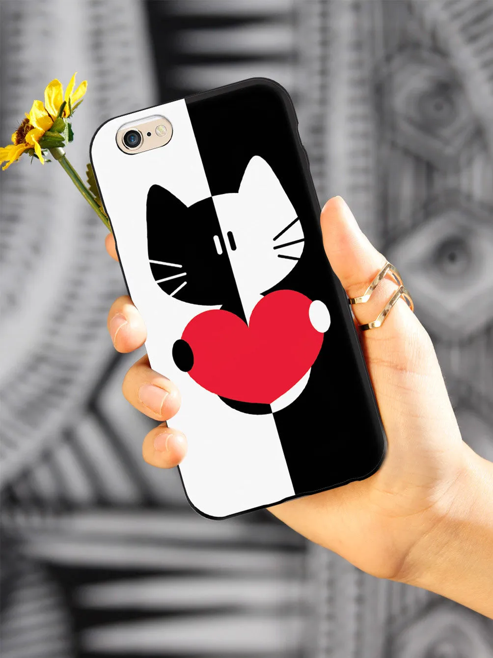 Black & White Cartoon Cat Heart - Black Case