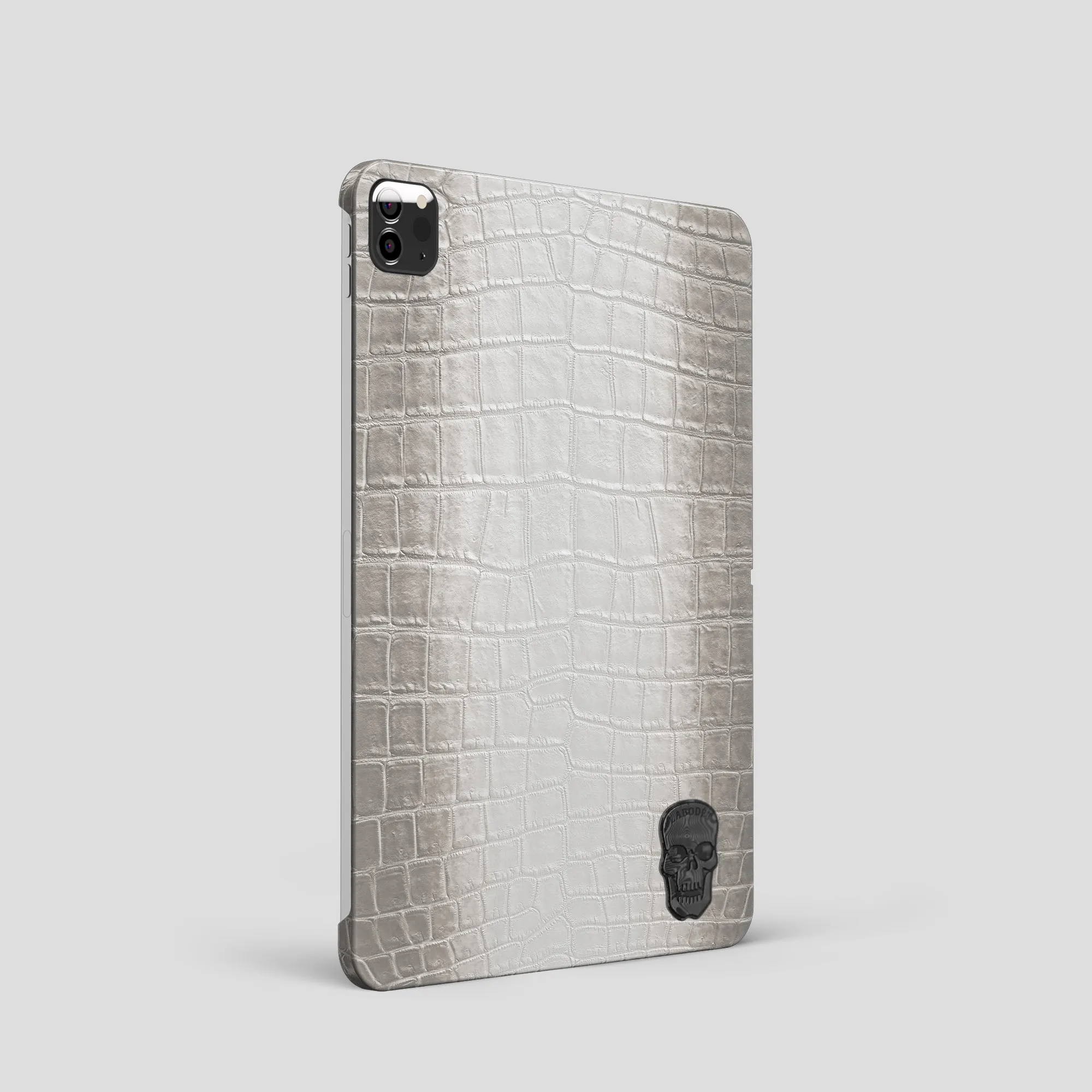 Case with Carbon Skull For iPad Pro 11-inch (2nd/3rd/4th gen) In Himalayan Crocodile