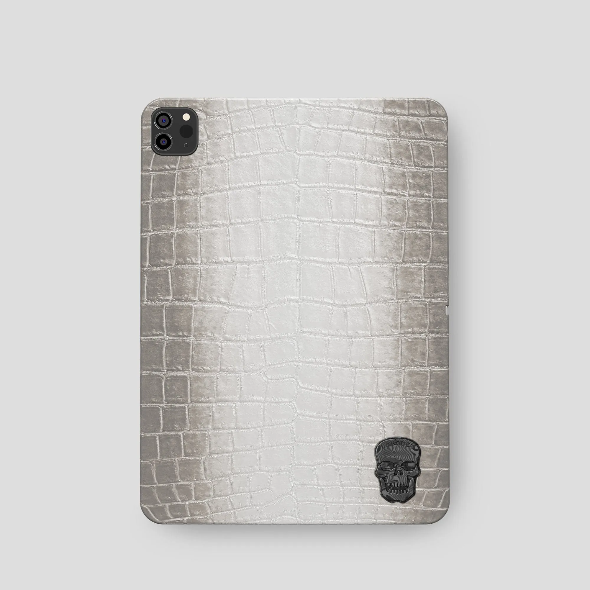 Case with Carbon Skull For iPad Pro 11-inch (2nd/3rd/4th gen) In Himalayan Crocodile