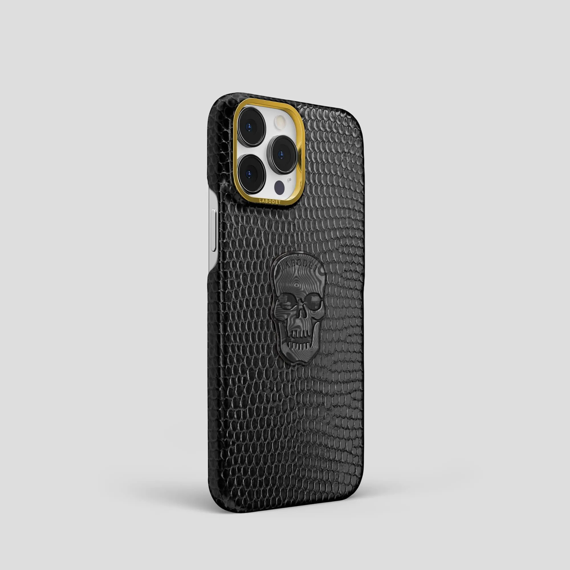 Classic Case With Carbon Skull For iPhone 15 Pro In Lizard