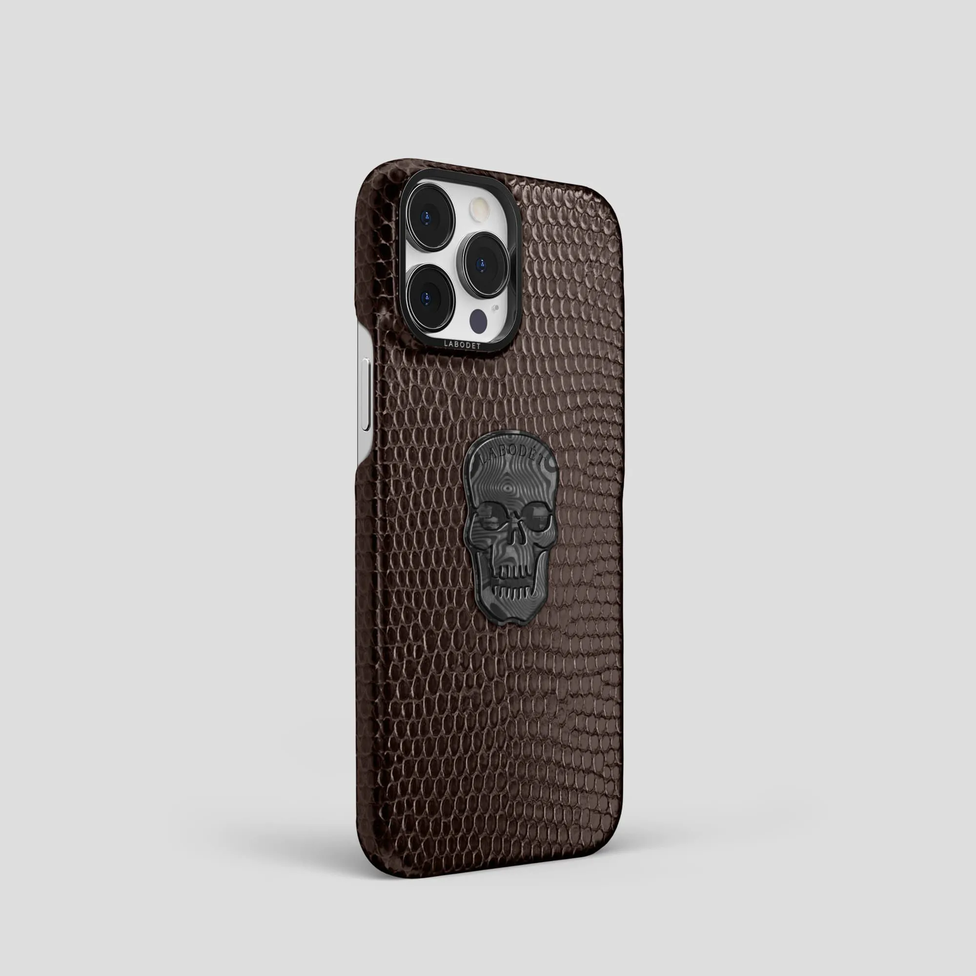 Classic Case With Carbon Skull For iPhone 15 Pro In Lizard