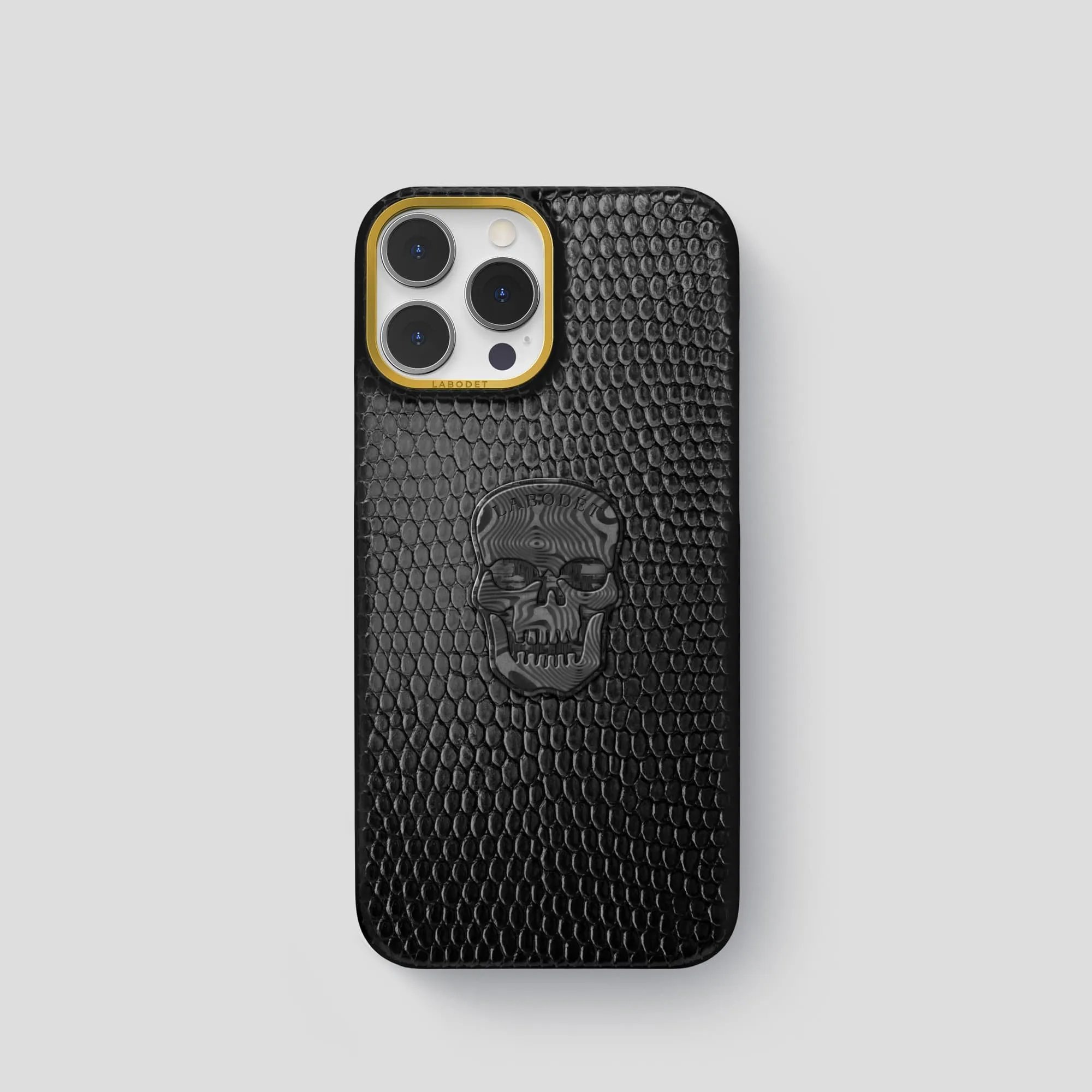 Classic Case With Carbon Skull For iPhone 15 Pro In Lizard