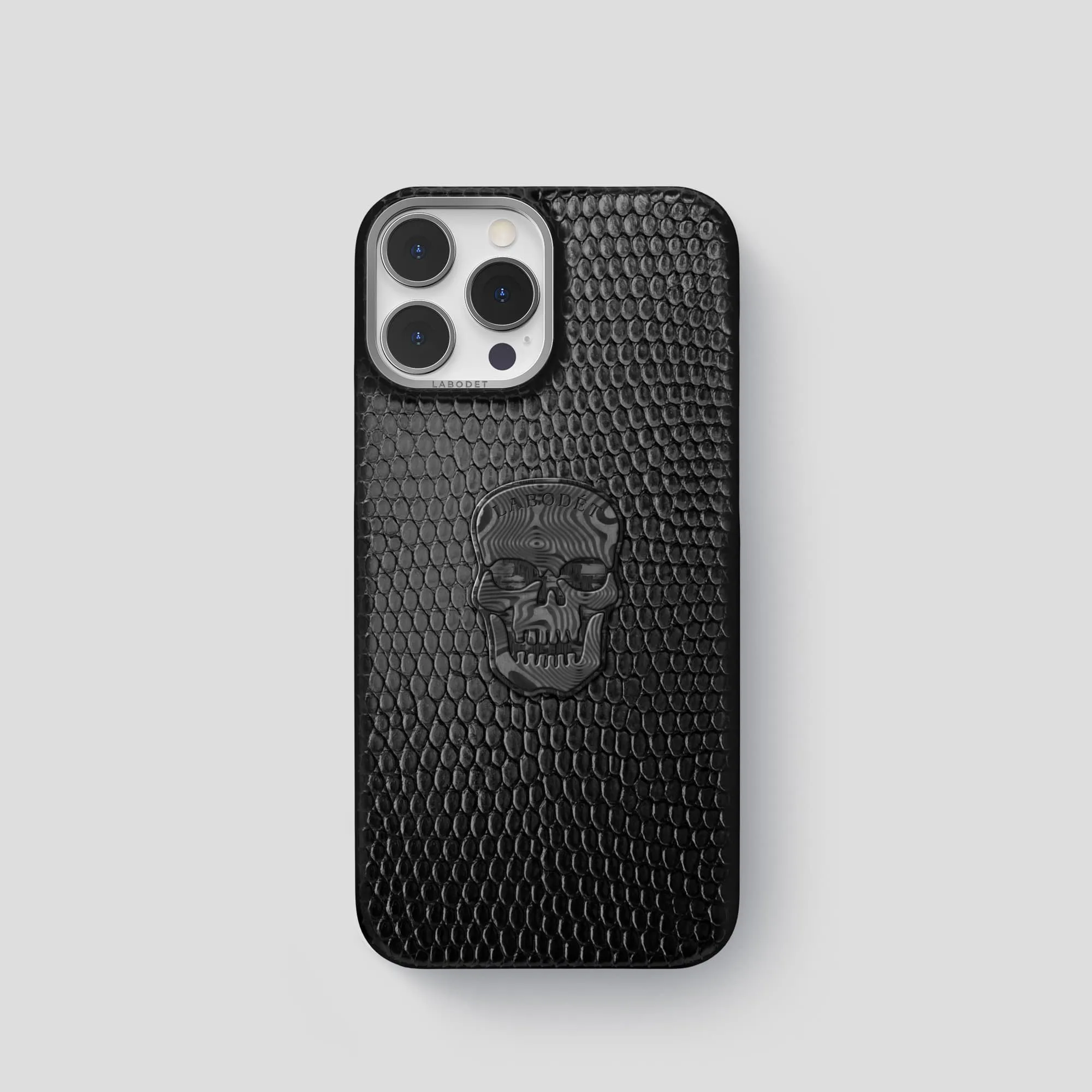 Classic Case With Carbon Skull For iPhone 15 Pro In Lizard