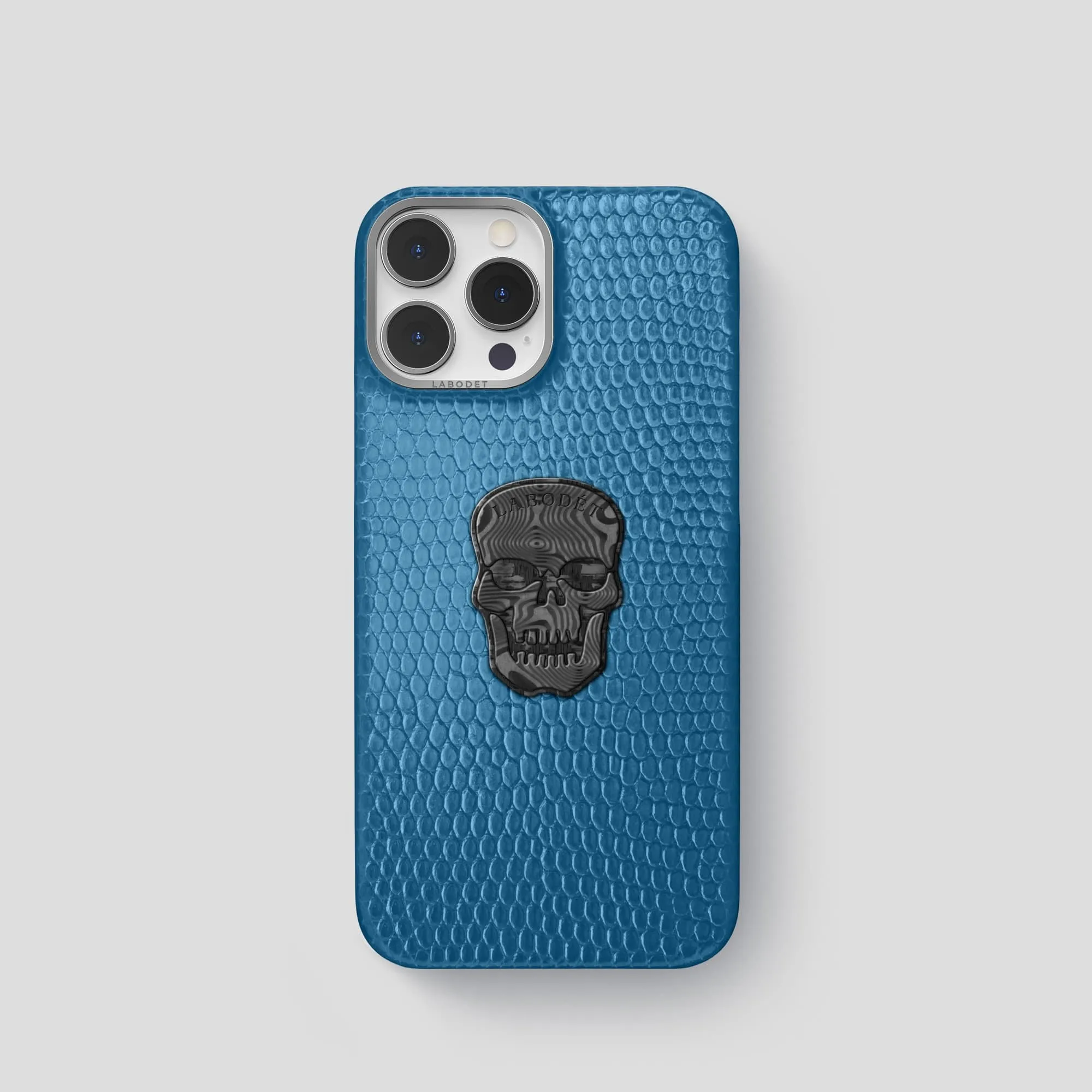 Classic Case With Carbon Skull For iPhone 15 Pro In Lizard