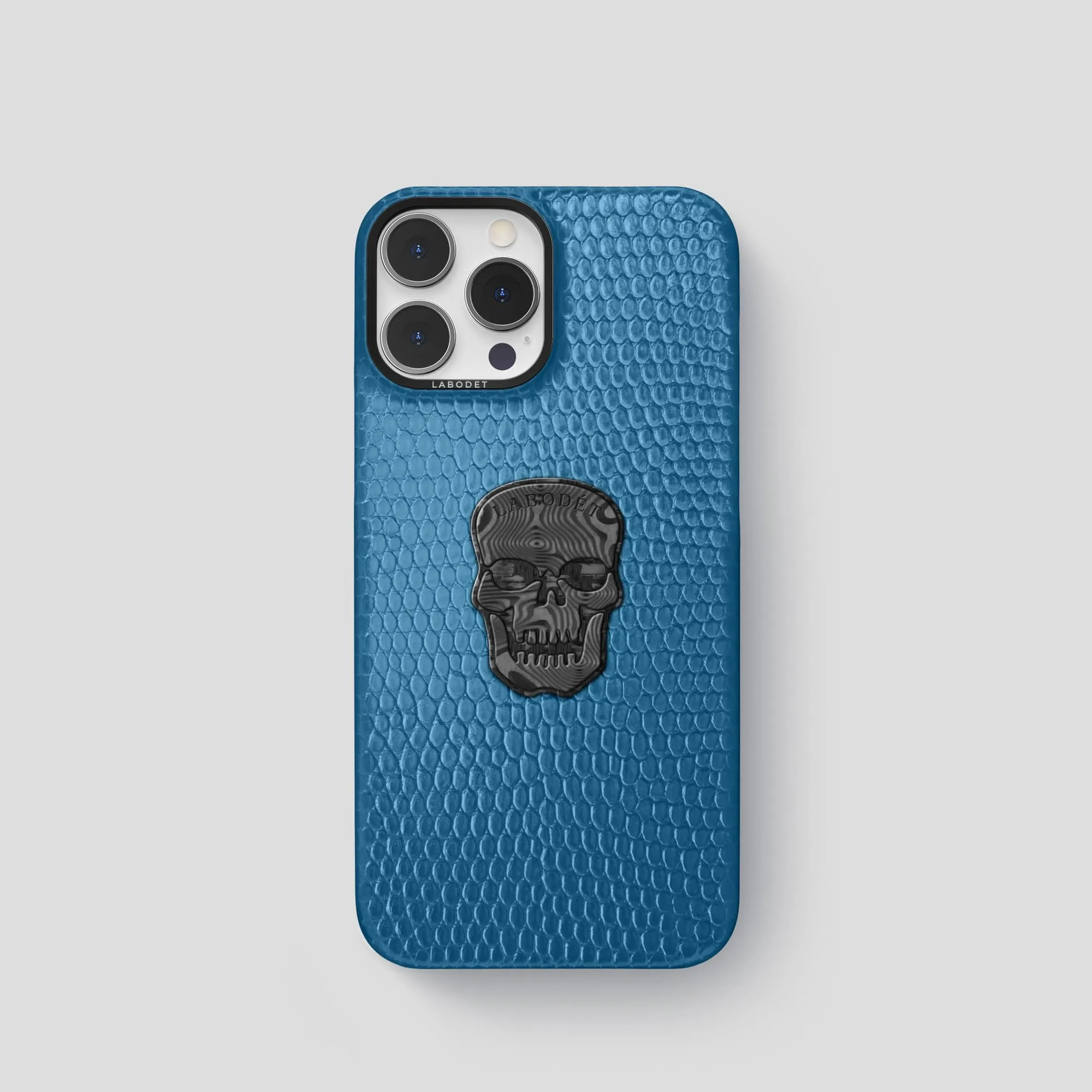 Classic Case With Carbon Skull For iPhone 15 Pro In Lizard
