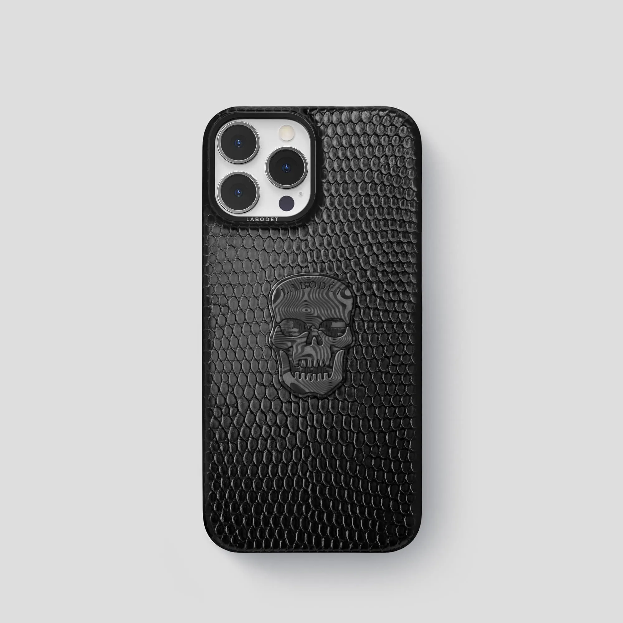 Classic Case With Carbon Skull For iPhone 15 Pro In Lizard
