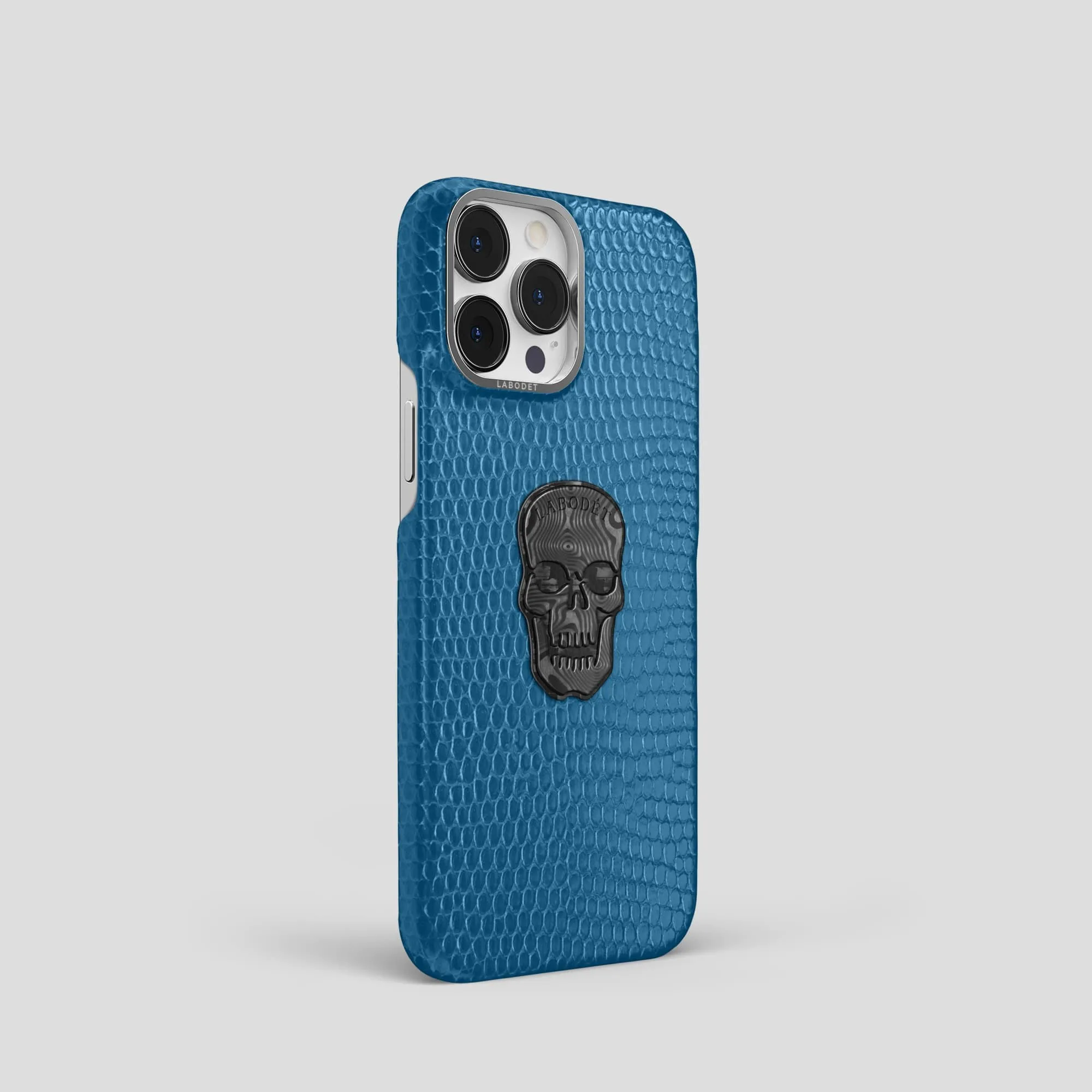 Classic Case With Carbon Skull For iPhone 15 Pro In Lizard