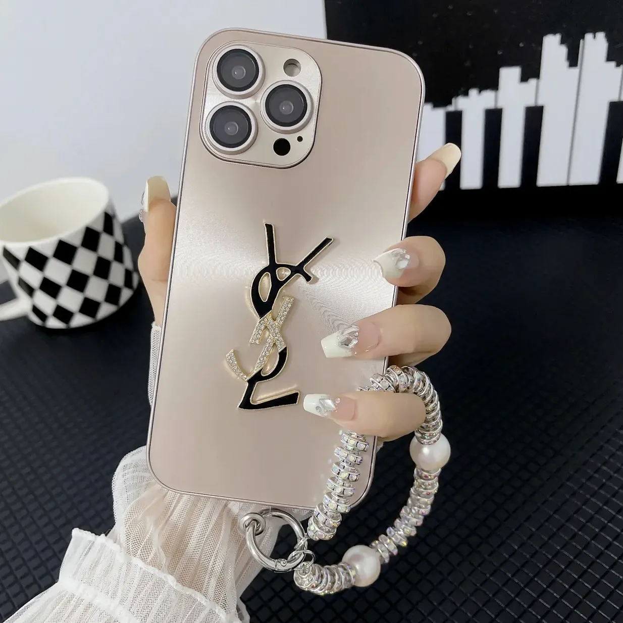 DIY Minimalist phone case