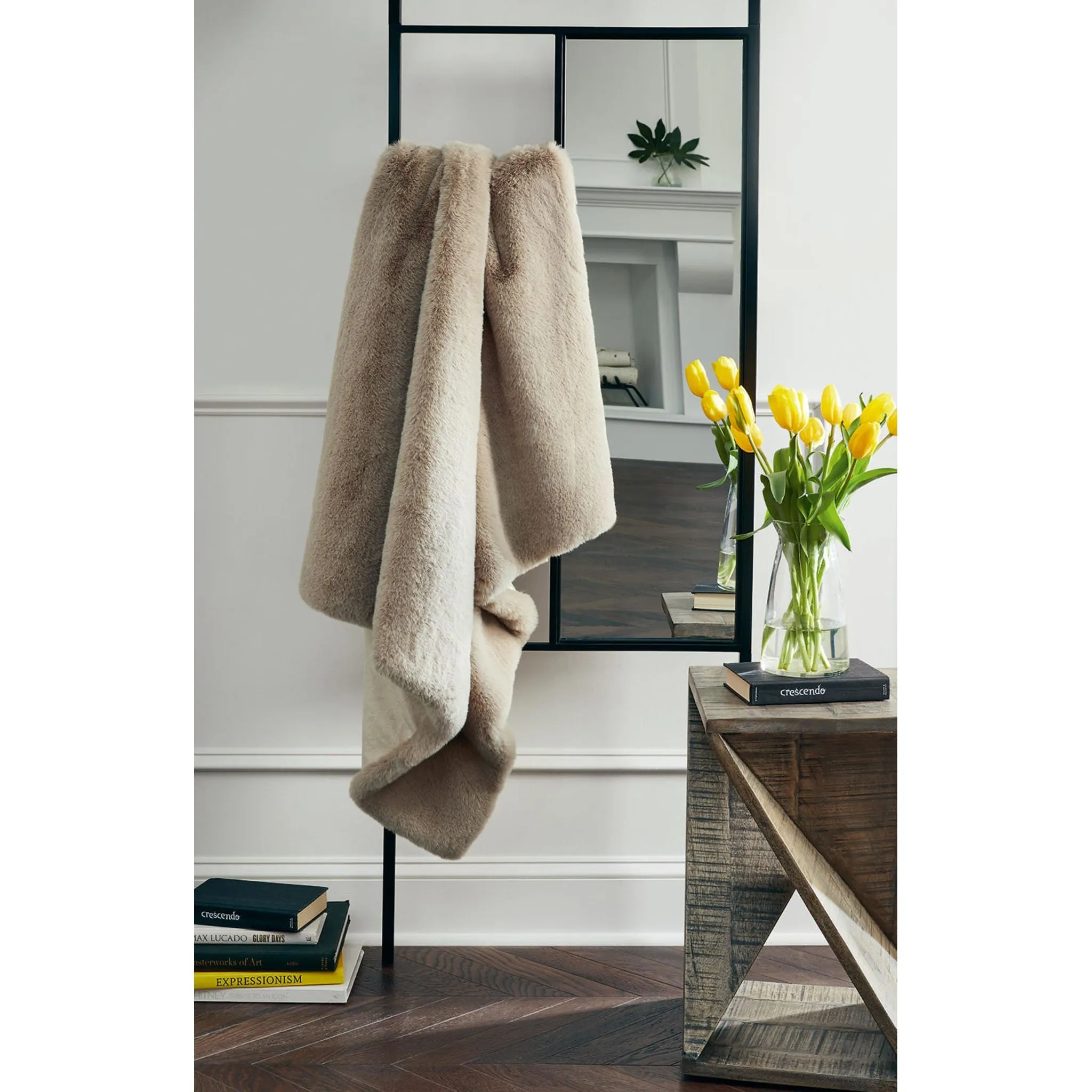 Gariland Throw