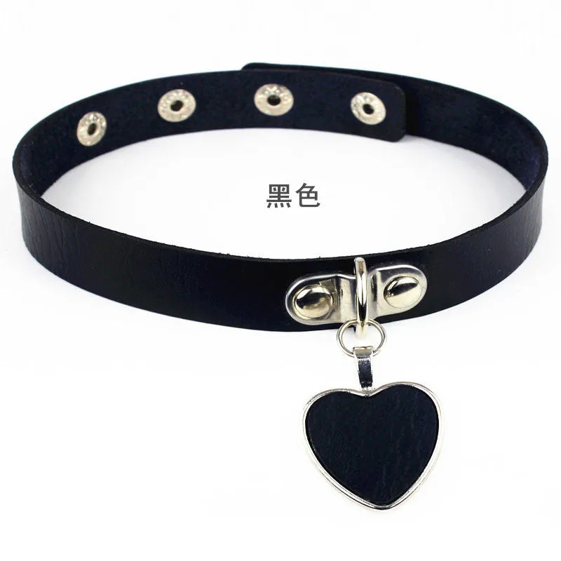 Heart Pendant Collar