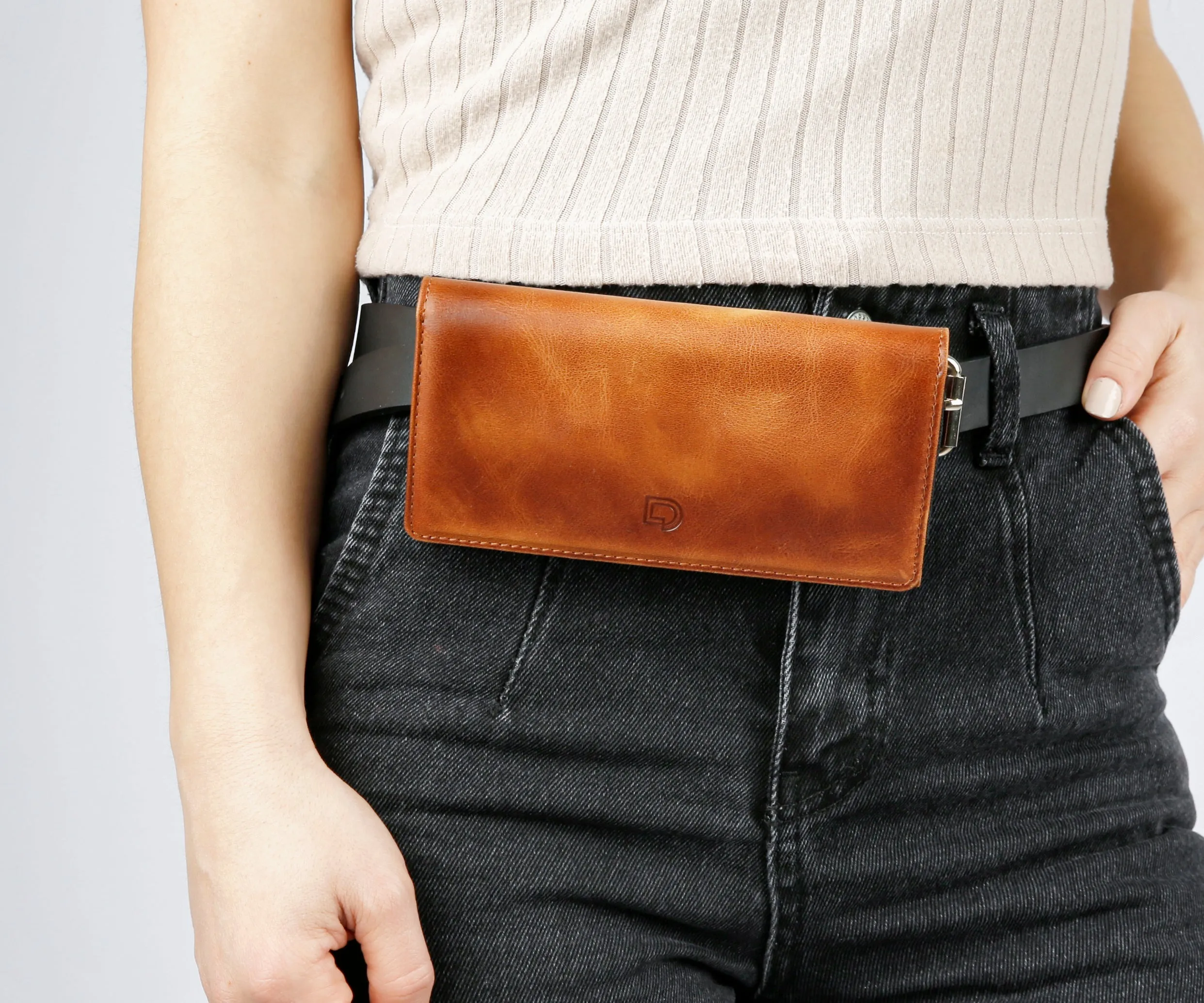 Leather Phone Holster with Magnetic Belt (Brown)