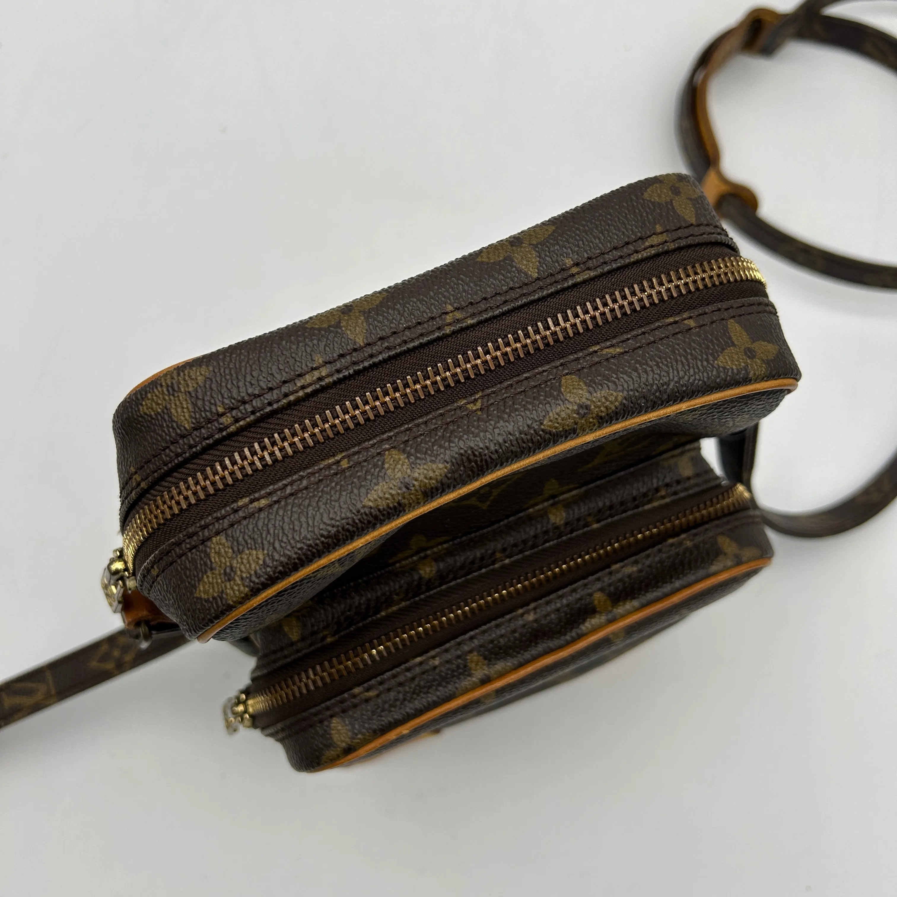 Louis Vuitton Monogram Brown Canvas Amazon Shoulder Bag Medium