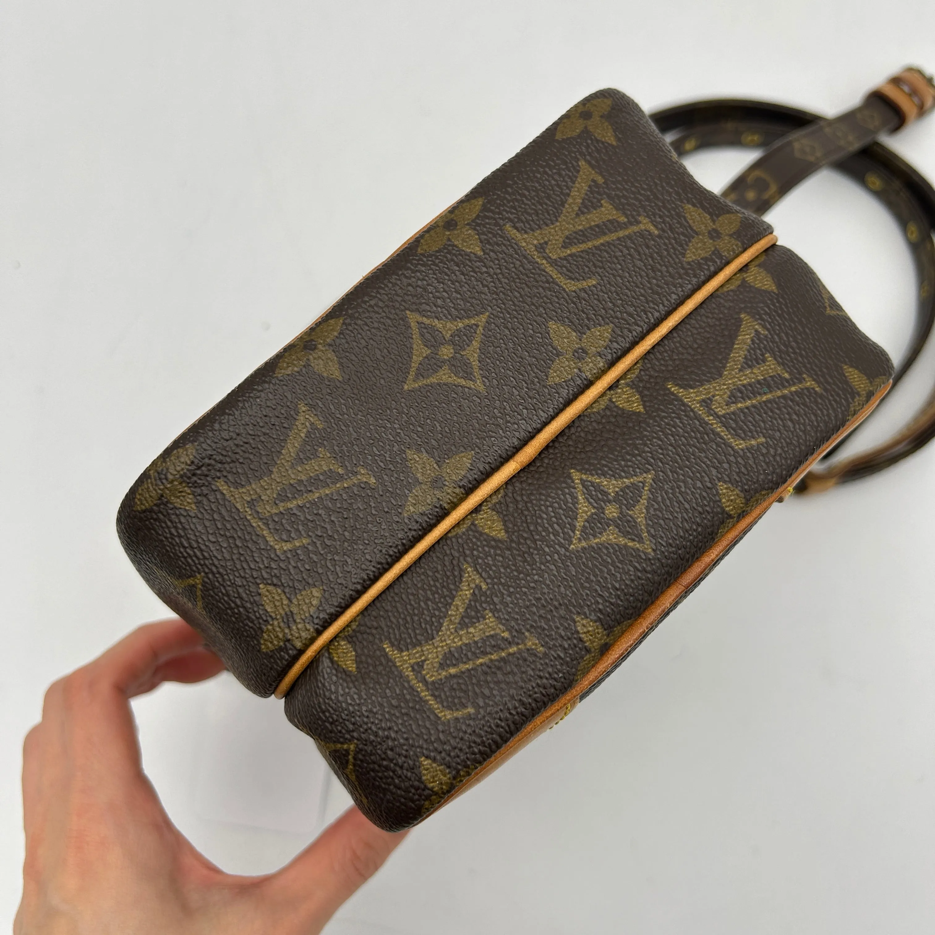 Louis Vuitton Monogram Brown Canvas Amazon Shoulder Bag Medium