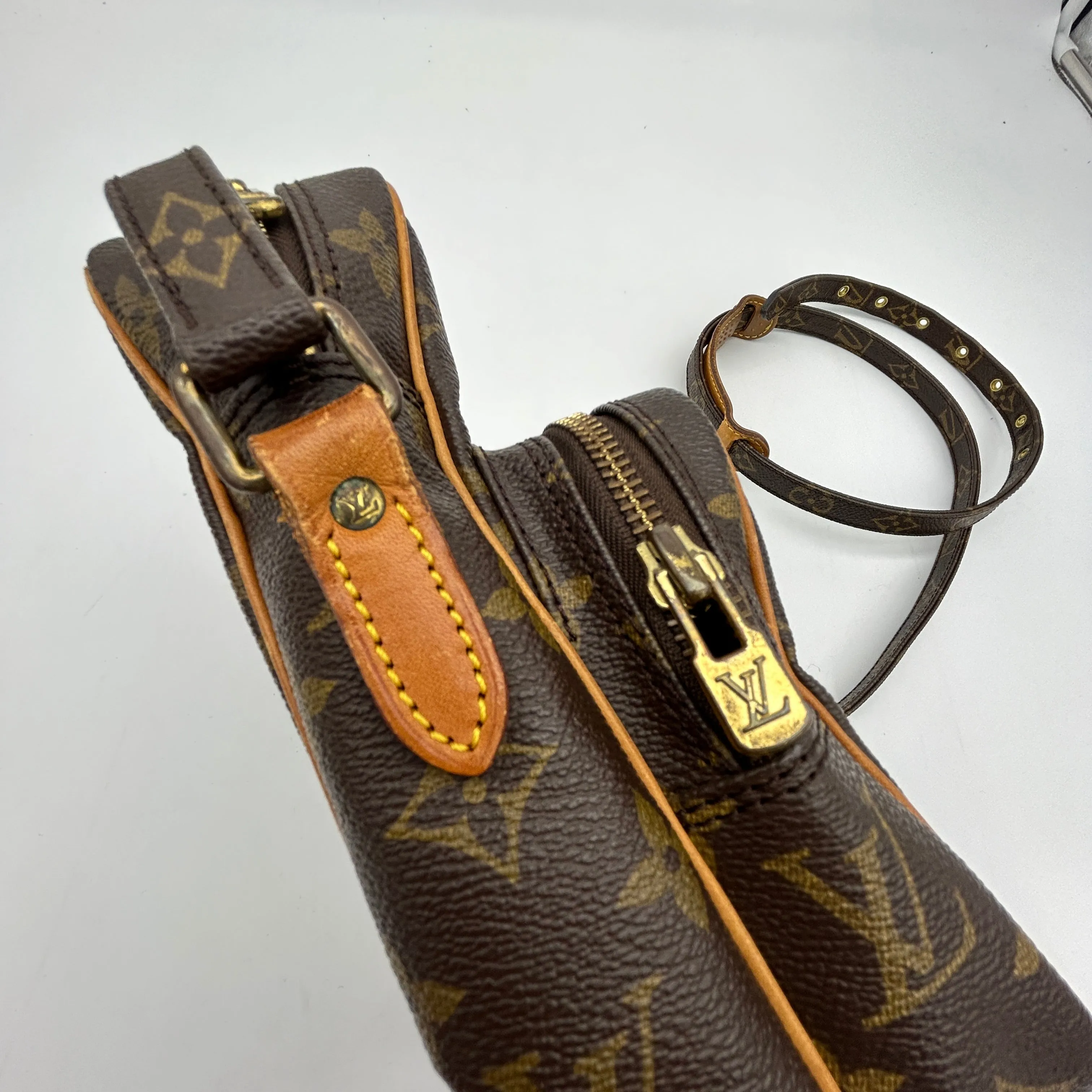 Louis Vuitton Monogram Brown Canvas Amazon Shoulder Bag Medium