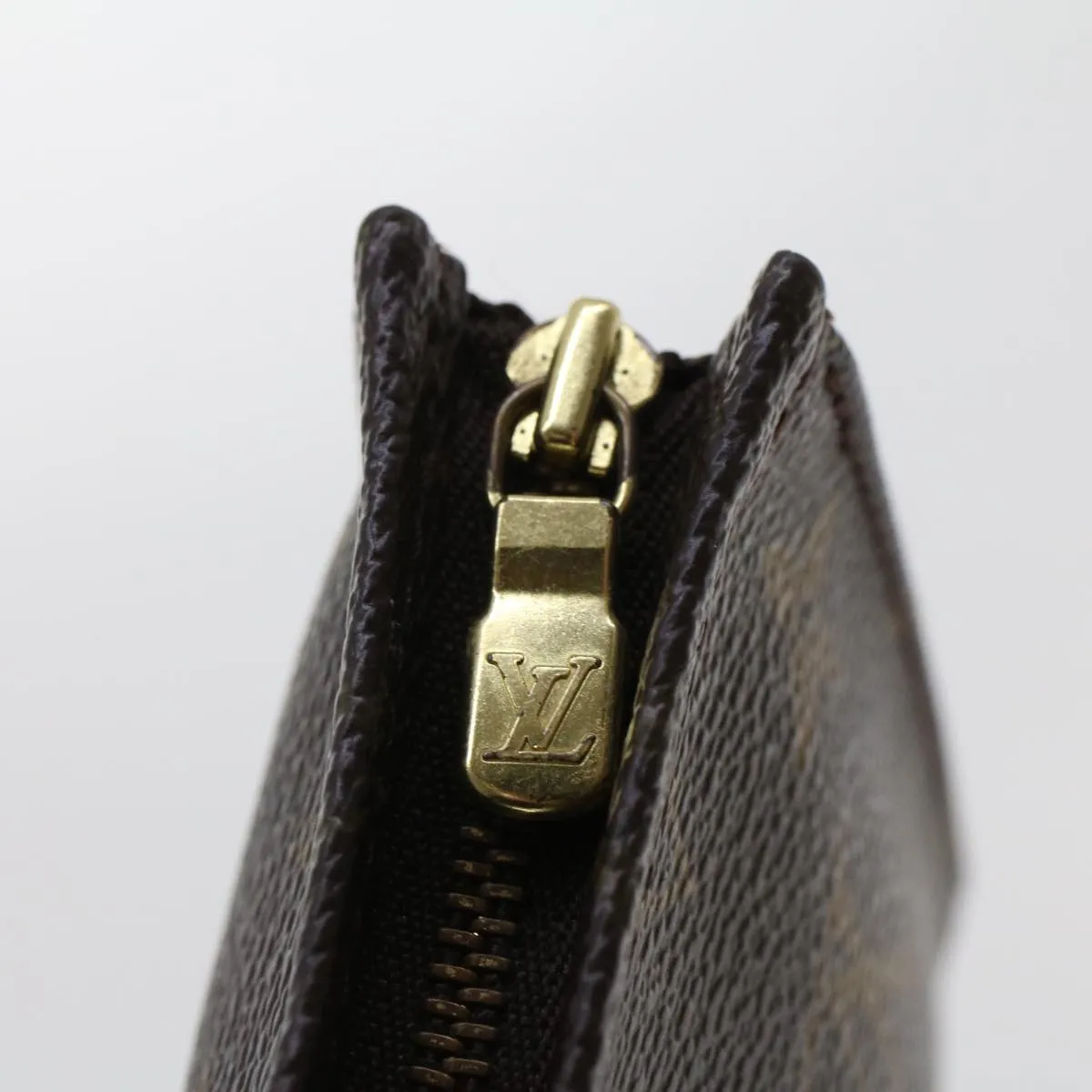LOUIS VUITTON Monogram Poche Toilette 15 Pouch M47546 LV Auth 44652