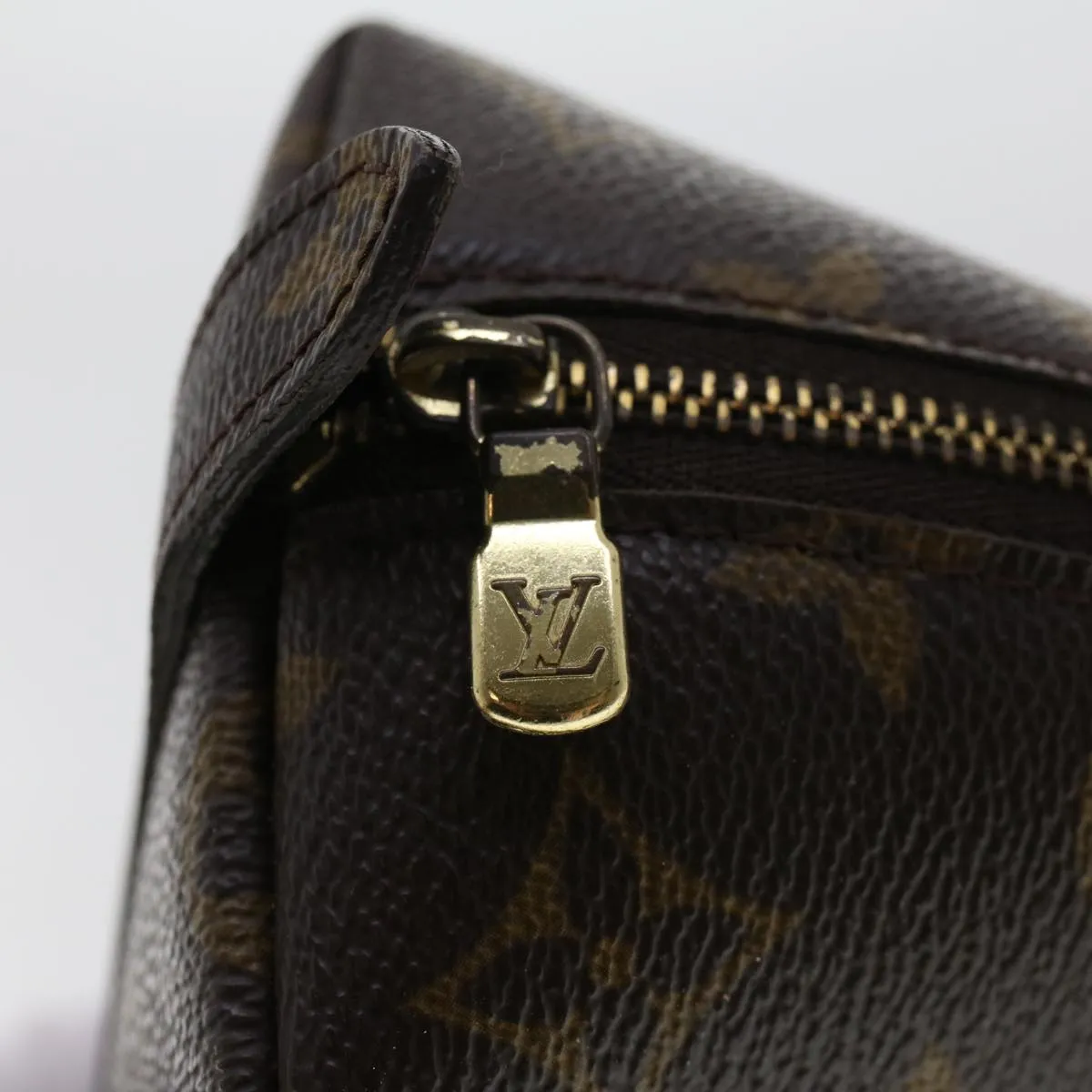 LOUIS VUITTON Monogram Trousse Demi Ronde Cosmetic Pouch M47520 LV Auth 44905