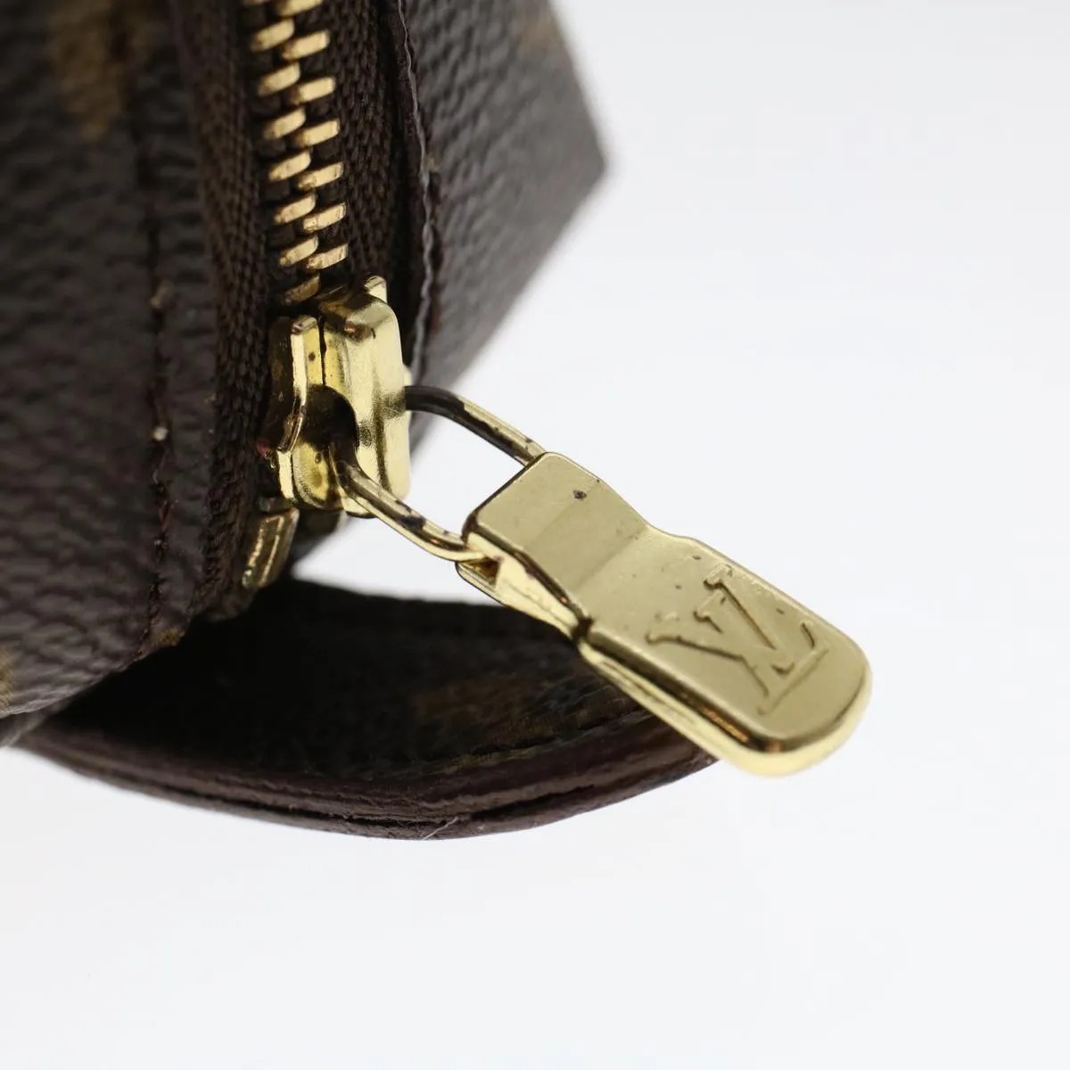 LOUIS VUITTON Monogram Trousse Demi Ronde Cosmetic Pouch M47520 LV Auth 49972