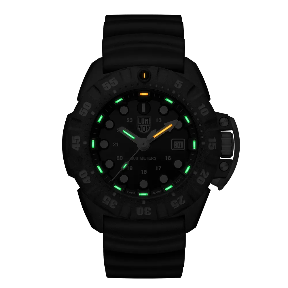Luminox Men's Deep Dive Carbonox 1550 Series Black Rubber Strap Black Analog Dial Quartz Watch - XS.1555