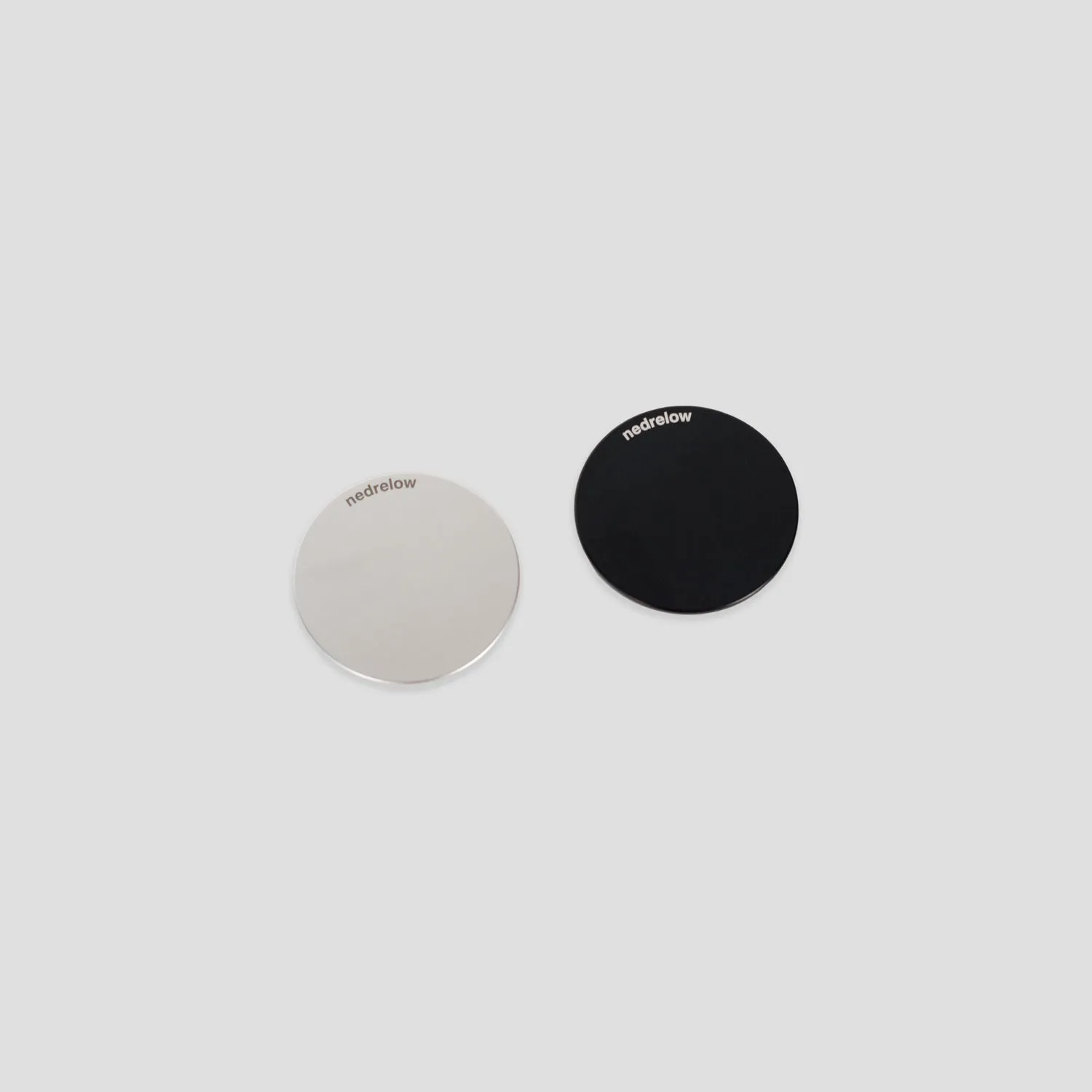 magnetic back (for MagSafe chargers)