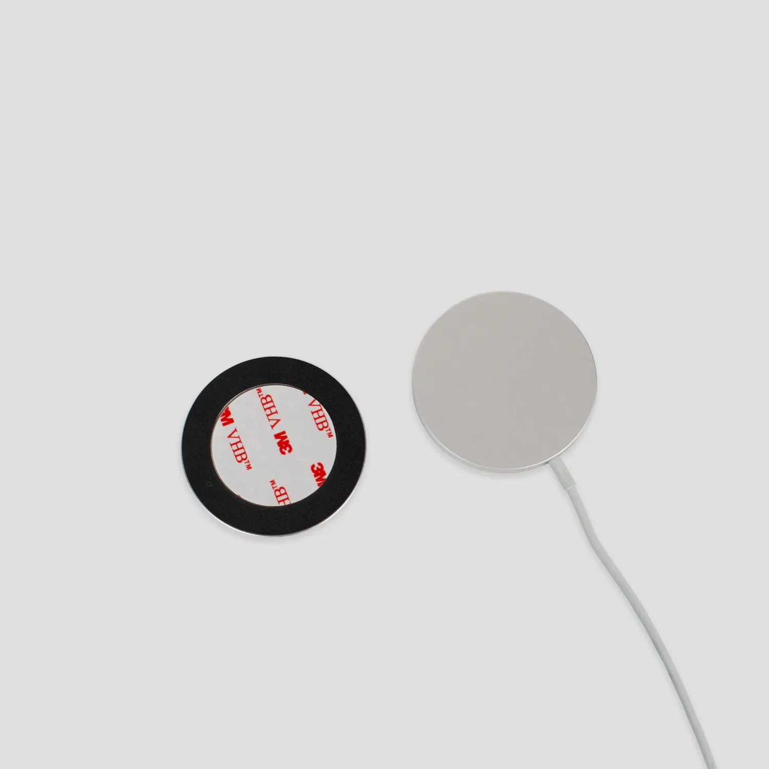magnetic back (for MagSafe chargers)