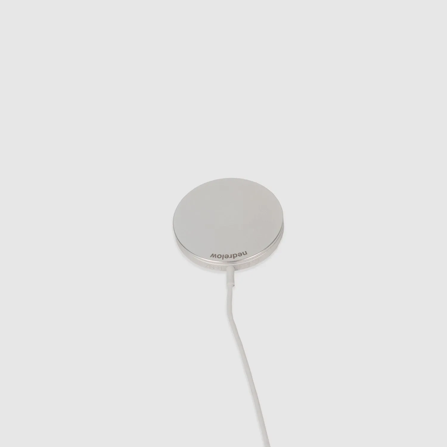 magnetic back (for MagSafe chargers)