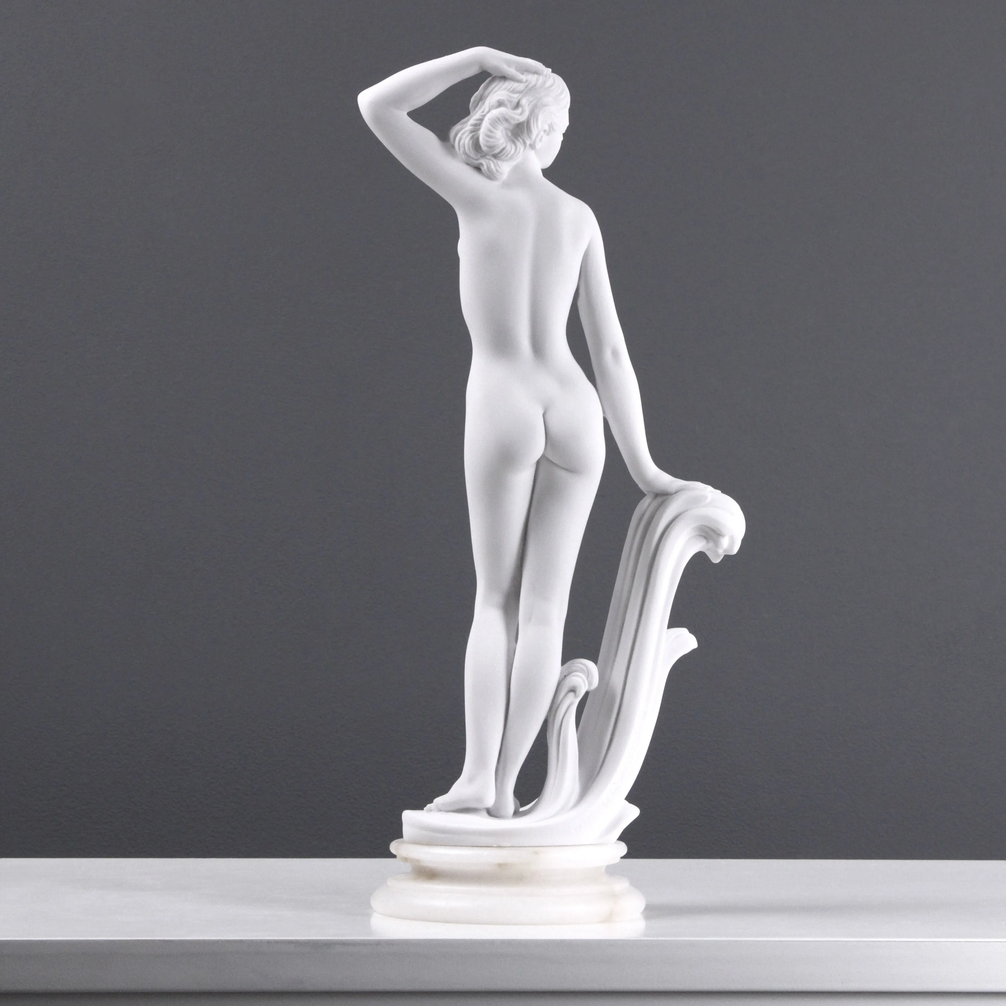 Nude Lady Posing Statue