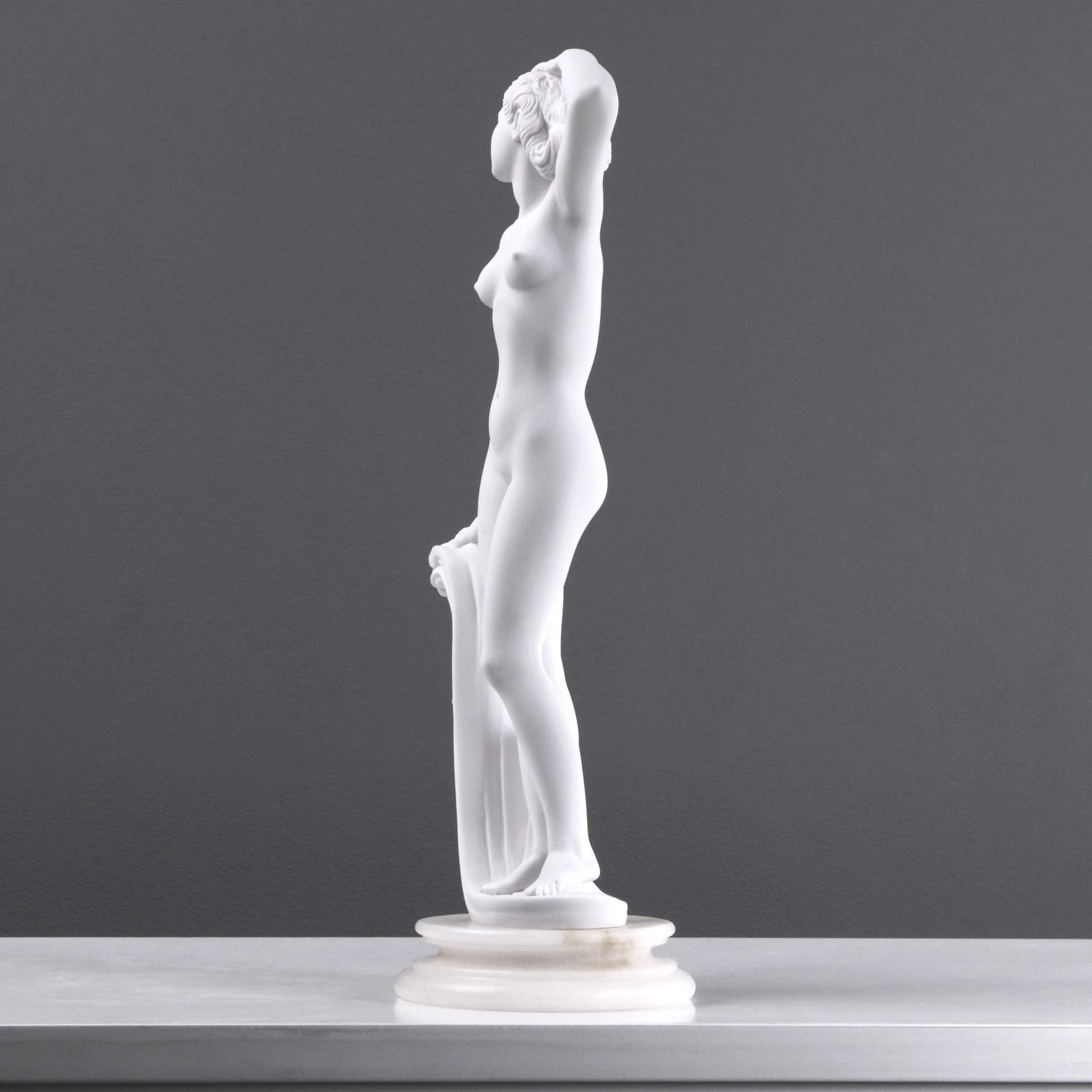 Nude Lady Posing Statue