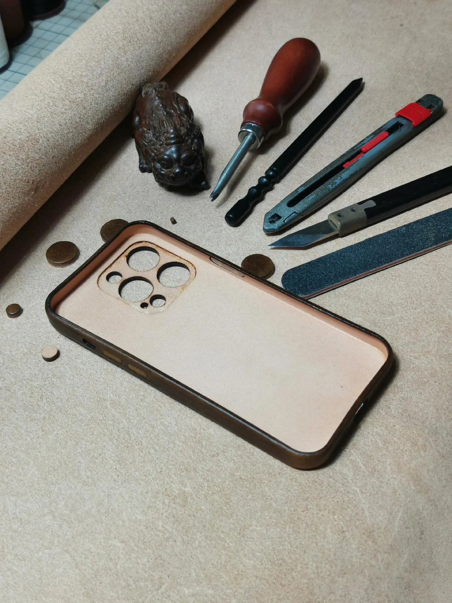 Personalised Handmade Premium Cowhide Leather iPhone Case for iPhone 16 Pro/ iPhone 15 Pro/ iPhone 14 Pro/ iPhone 13 Pro, Engraving Gift2024