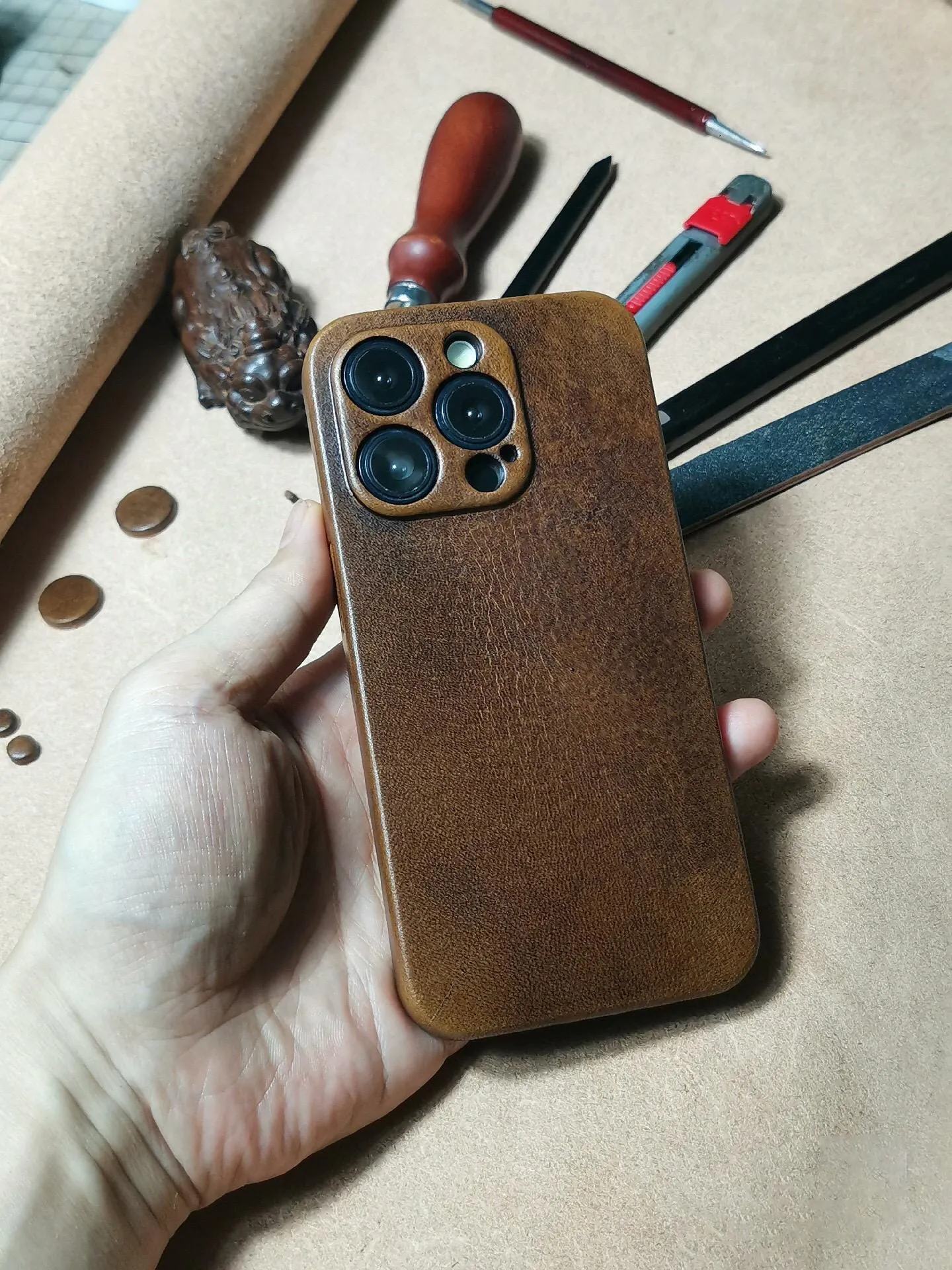 Personalised Handmade Premium Cowhide Leather iPhone Case for iPhone 16 Pro/ iPhone 15 Pro/ iPhone 14 Pro/ iPhone 13 Pro, Engraving Gift2024