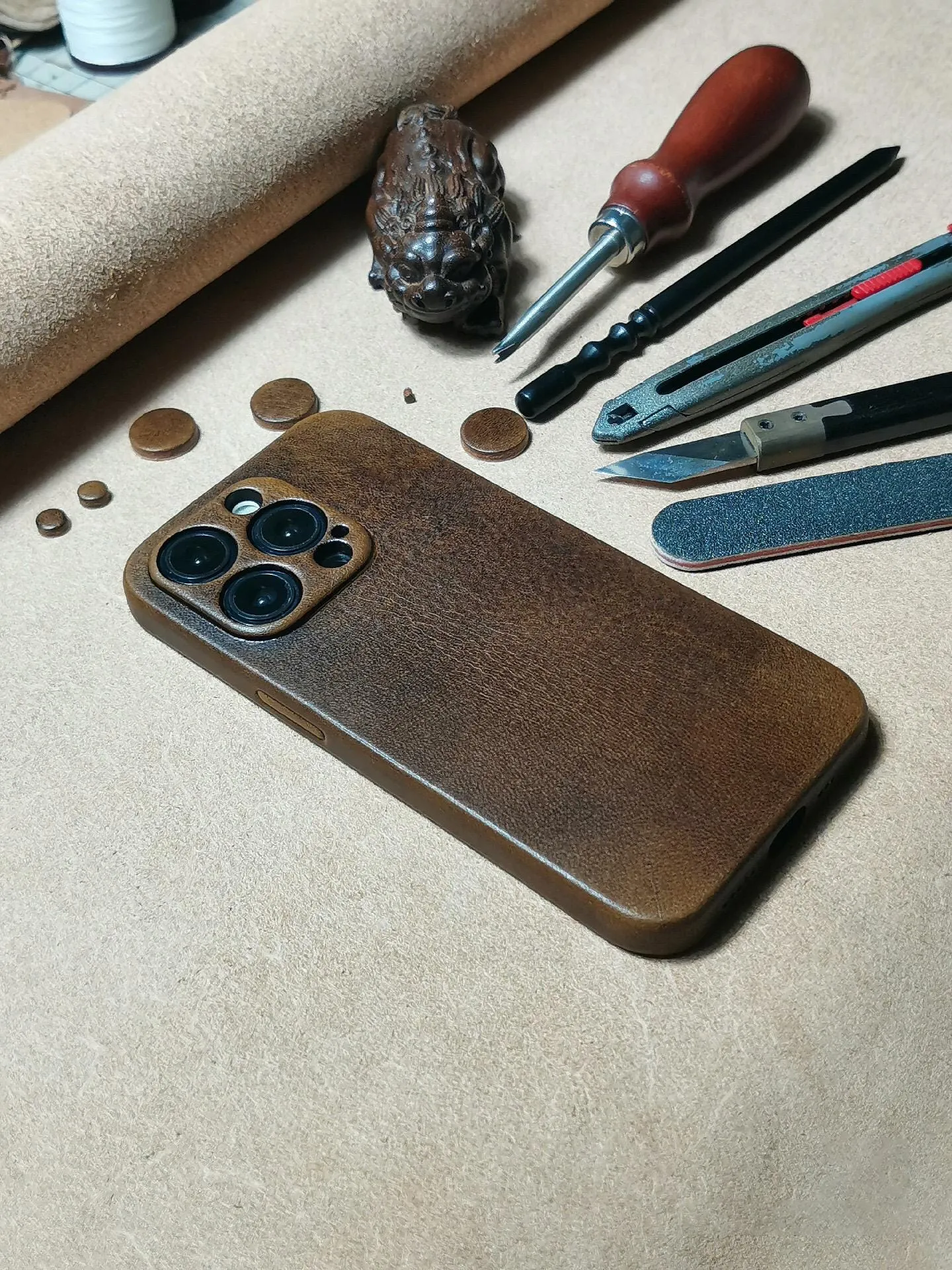 Personalised Handmade Premium Cowhide Leather iPhone Case for iPhone 16 Pro/ iPhone 15 Pro/ iPhone 14 Pro/ iPhone 13 Pro, Engraving Gift2024