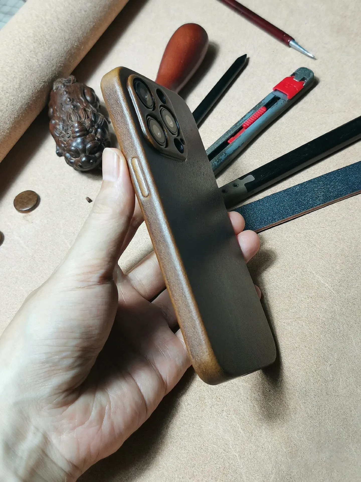 Personalised Handmade Premium Cowhide Leather iPhone Case for iPhone 16 Pro/ iPhone 15 Pro/ iPhone 14 Pro/ iPhone 13 Pro, Engraving Gift2024