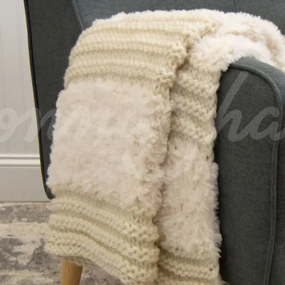 Plush Knit Throw ~ Ivory