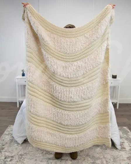 Plush Knit Throw ~ Ivory