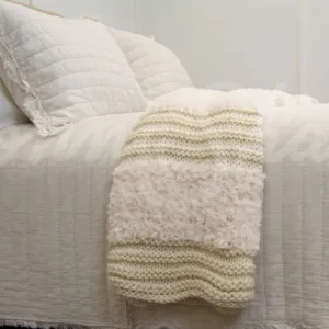 Plush Knit Throw ~ Ivory