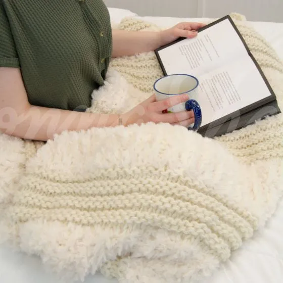 Plush Knit Throw ~ Ivory