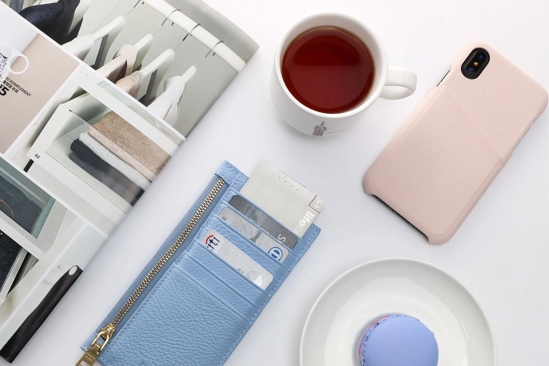 PlusUs - Lifecard Lightning Power Bank Credit Card Sized Charger