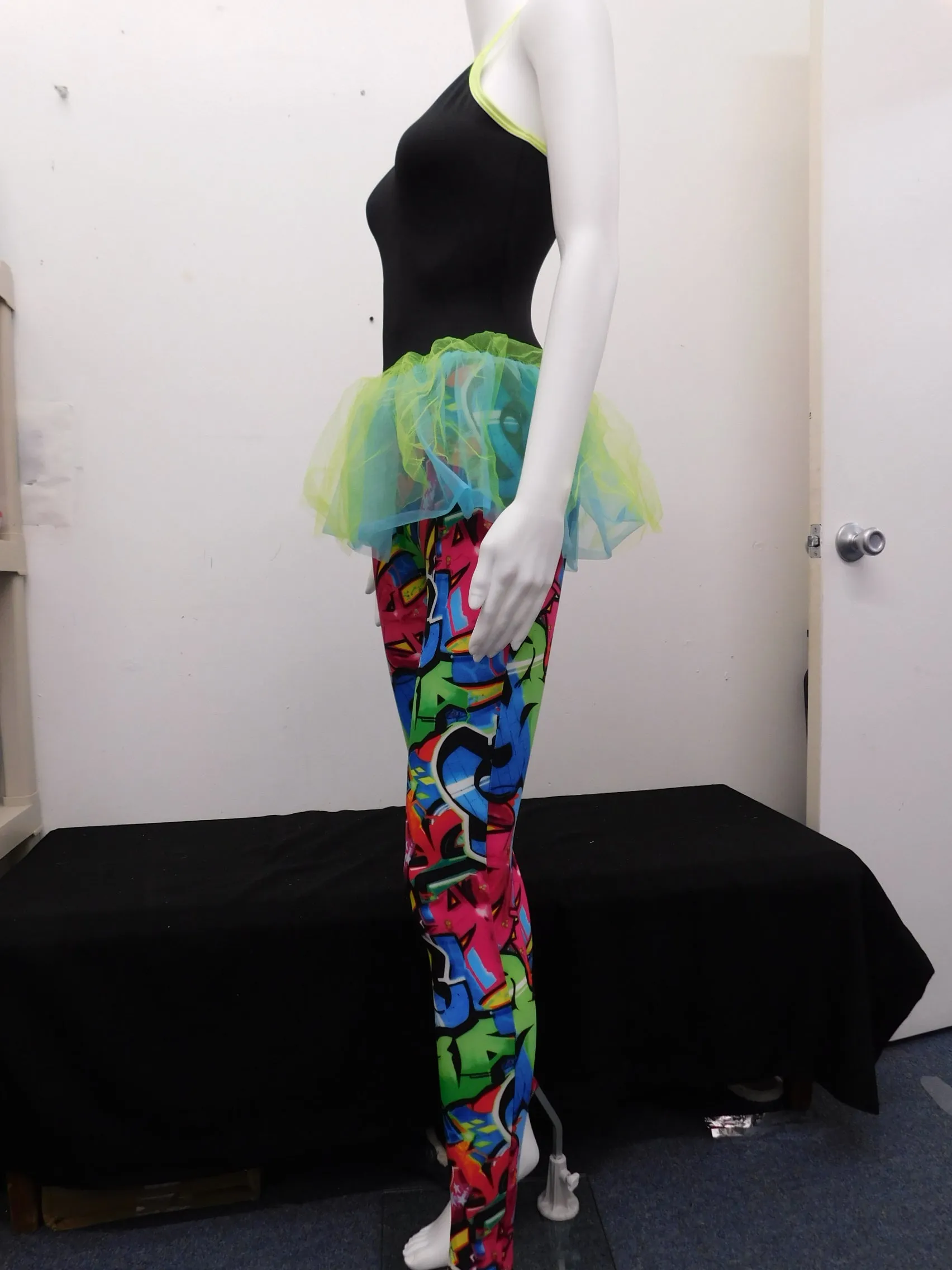 Pre-Owned Costume Curtain Call  E1856 Medium Adult Neon  Hip Hop